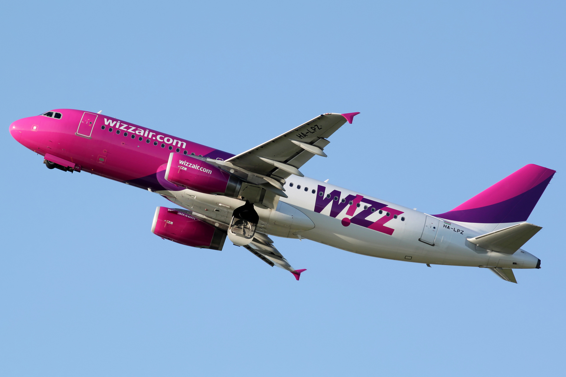 HA-LPZ (Samoloty » Spotting na EPWA » Airbus A320-200 » Wizz Air)