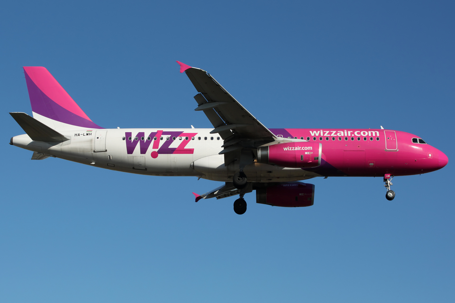 HA-LWH (Samoloty » Spotting na EPWA » Airbus A320-200 » Wizz Air)