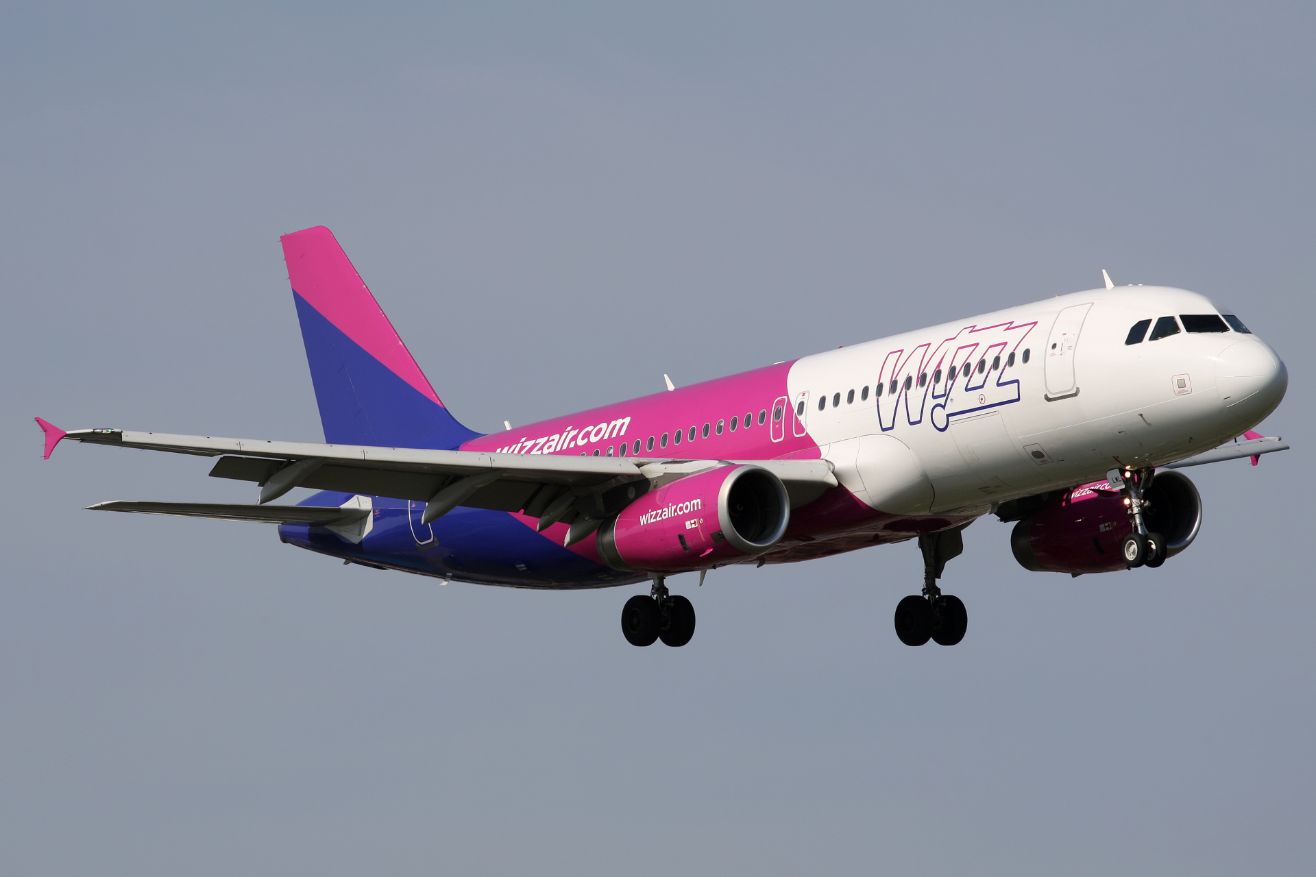 HA-LWL (Samoloty » Spotting na EPWA » Airbus A320-200 » Wizz Air)