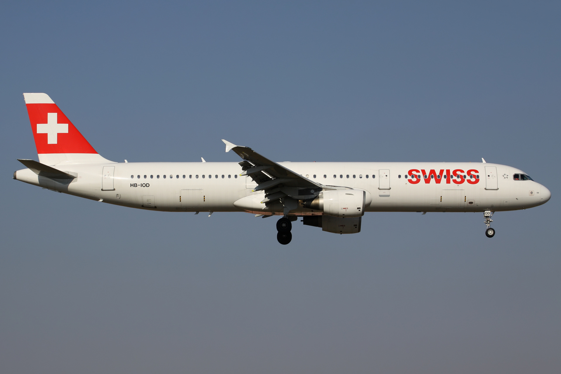 HB-IOD, Swiss International Air Lines (Samoloty » Spotting na EPWA » Airbus A321-100)
