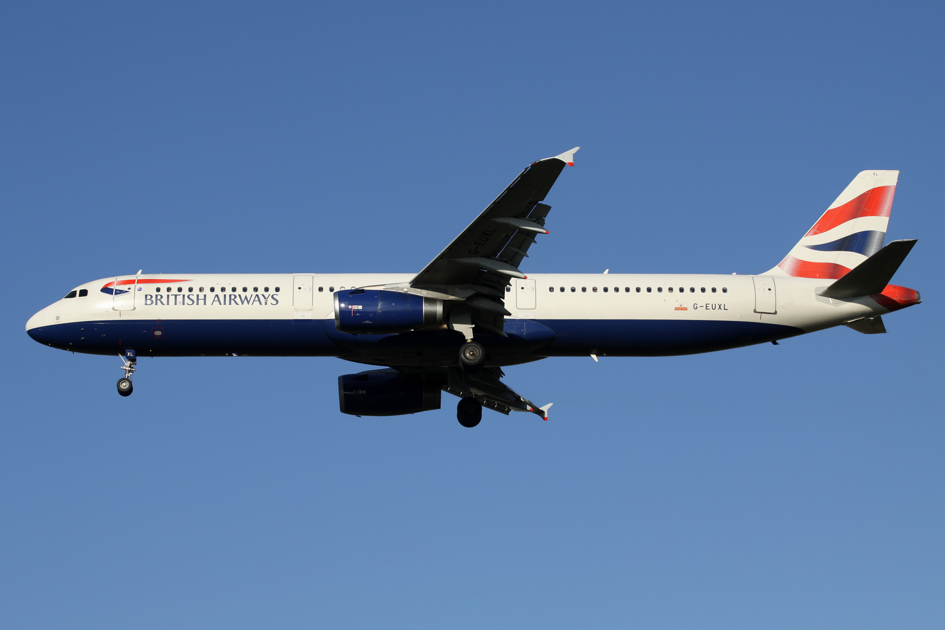 G-EUXL (Aircraft » EPWA Spotting » Airbus A321-200 » British Airways)