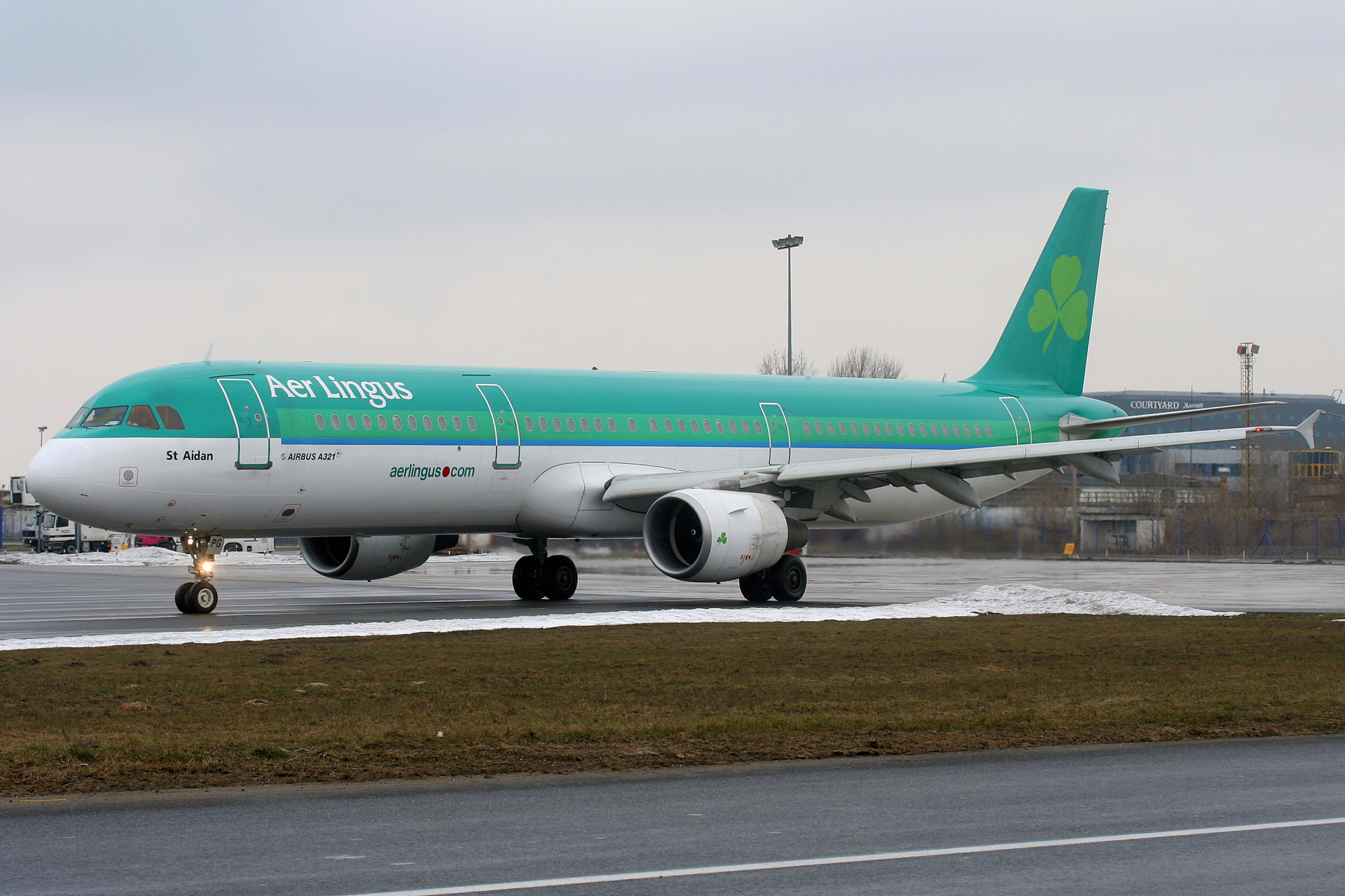 EI-CPG, Aer Lingus (Samoloty » Spotting na EPWA » Airbus A321-200)