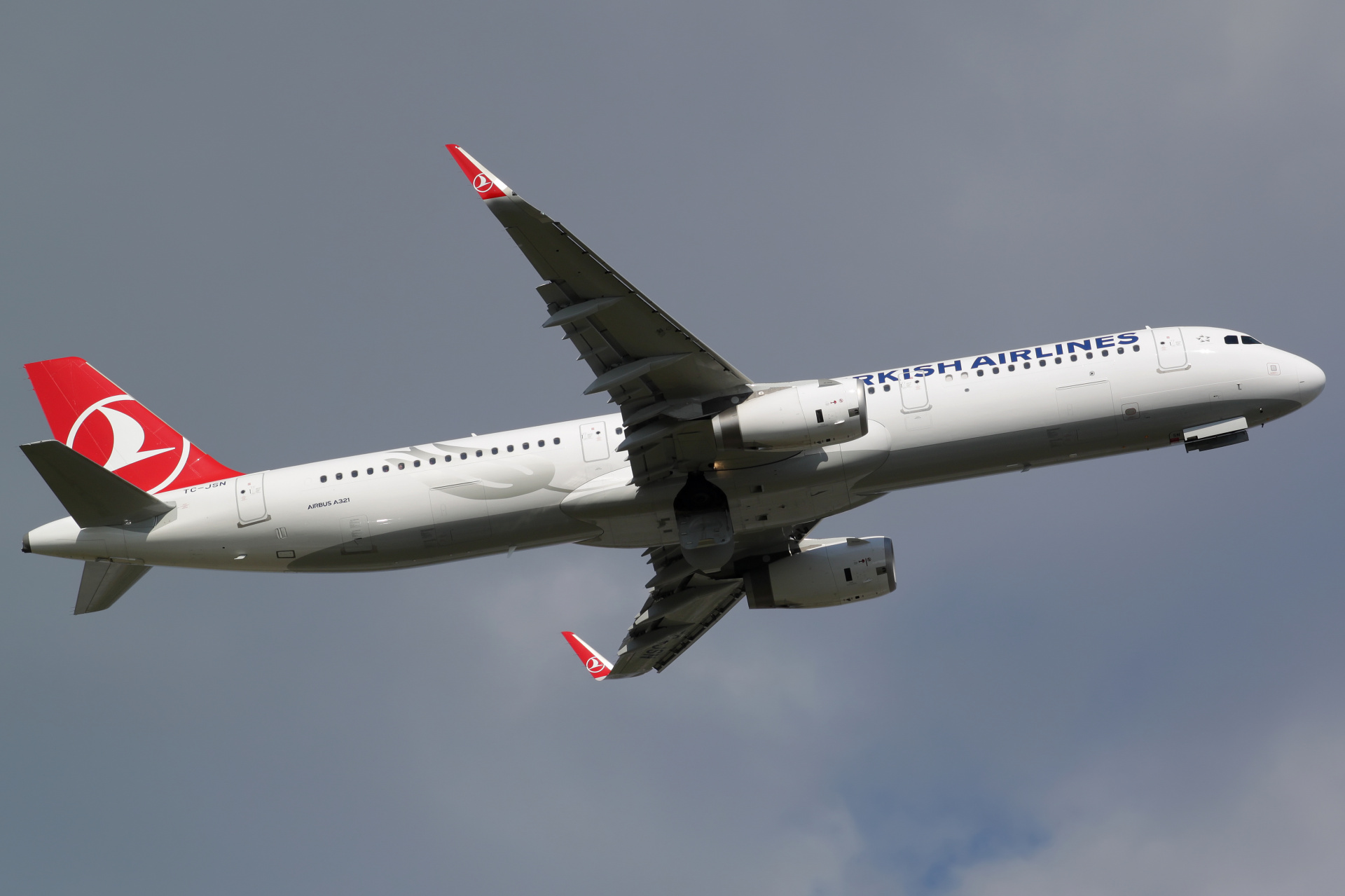 TC-JSN (Samoloty » Spotting na EPWA » Airbus A321-200 » THY Turkish Airlines)