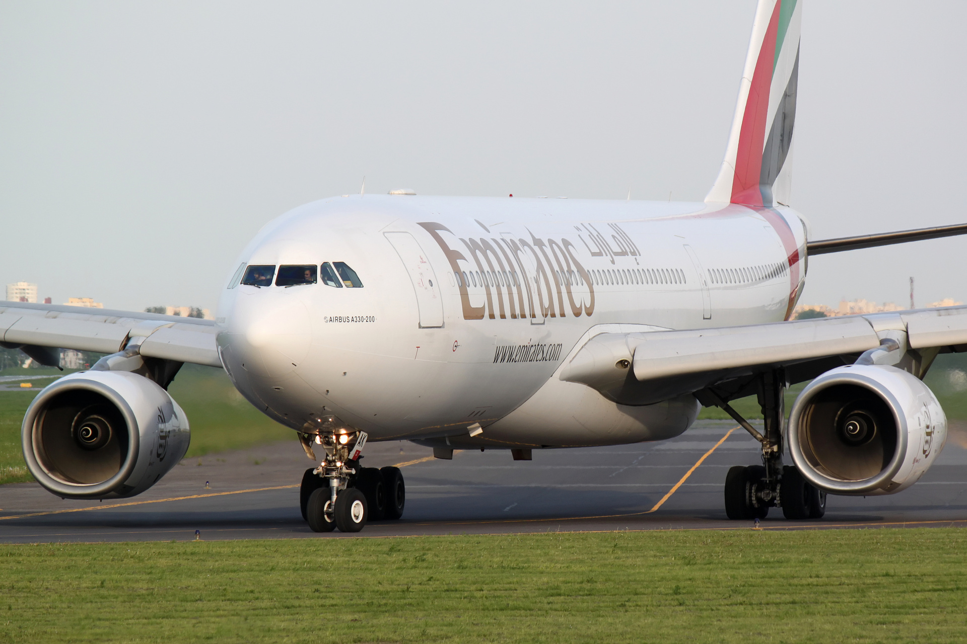 A6-EAK (Aircraft » EPWA Spotting » Airbus A330-200 » Emirates)