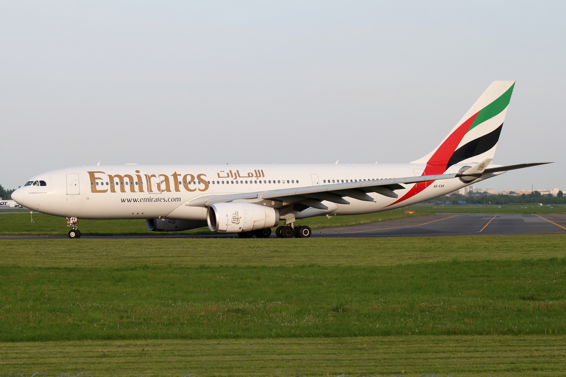 A6-EAK (Samoloty » Spotting na EPWA » Airbus A330-200 » Emirates)