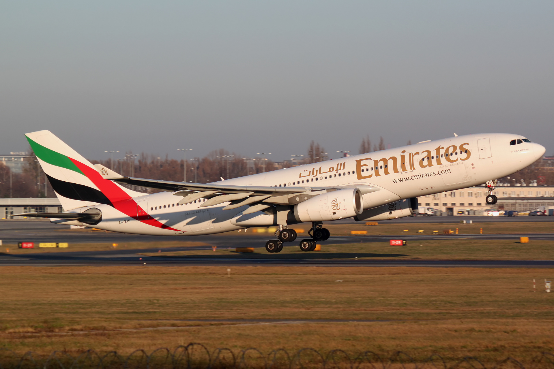 A6-EAO (Aircraft » EPWA Spotting » Airbus A330-200 » Emirates)