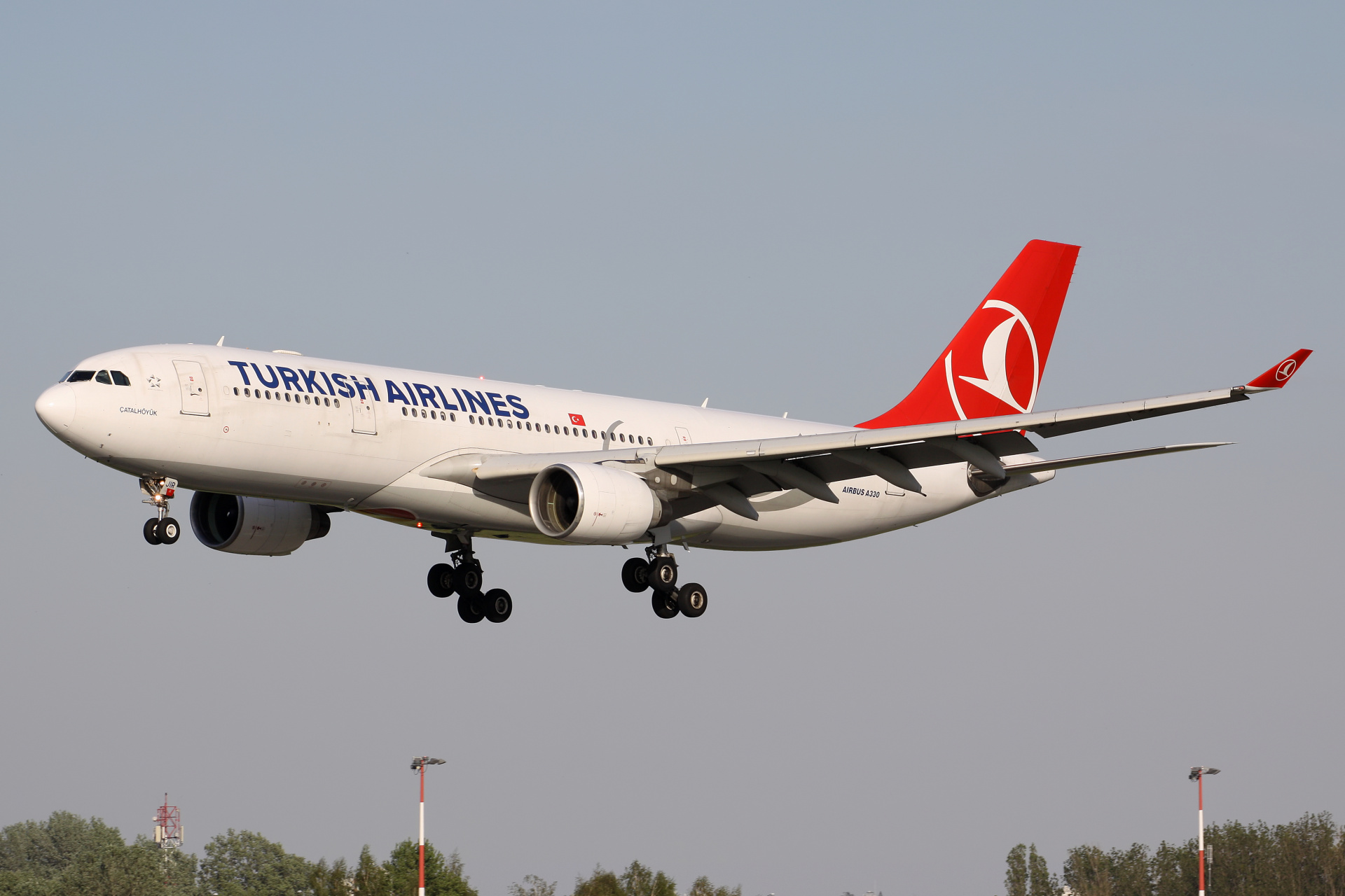 TC-JIR, THY Turkish Airlines (Samoloty » Spotting na EPWA » Airbus A330-200)