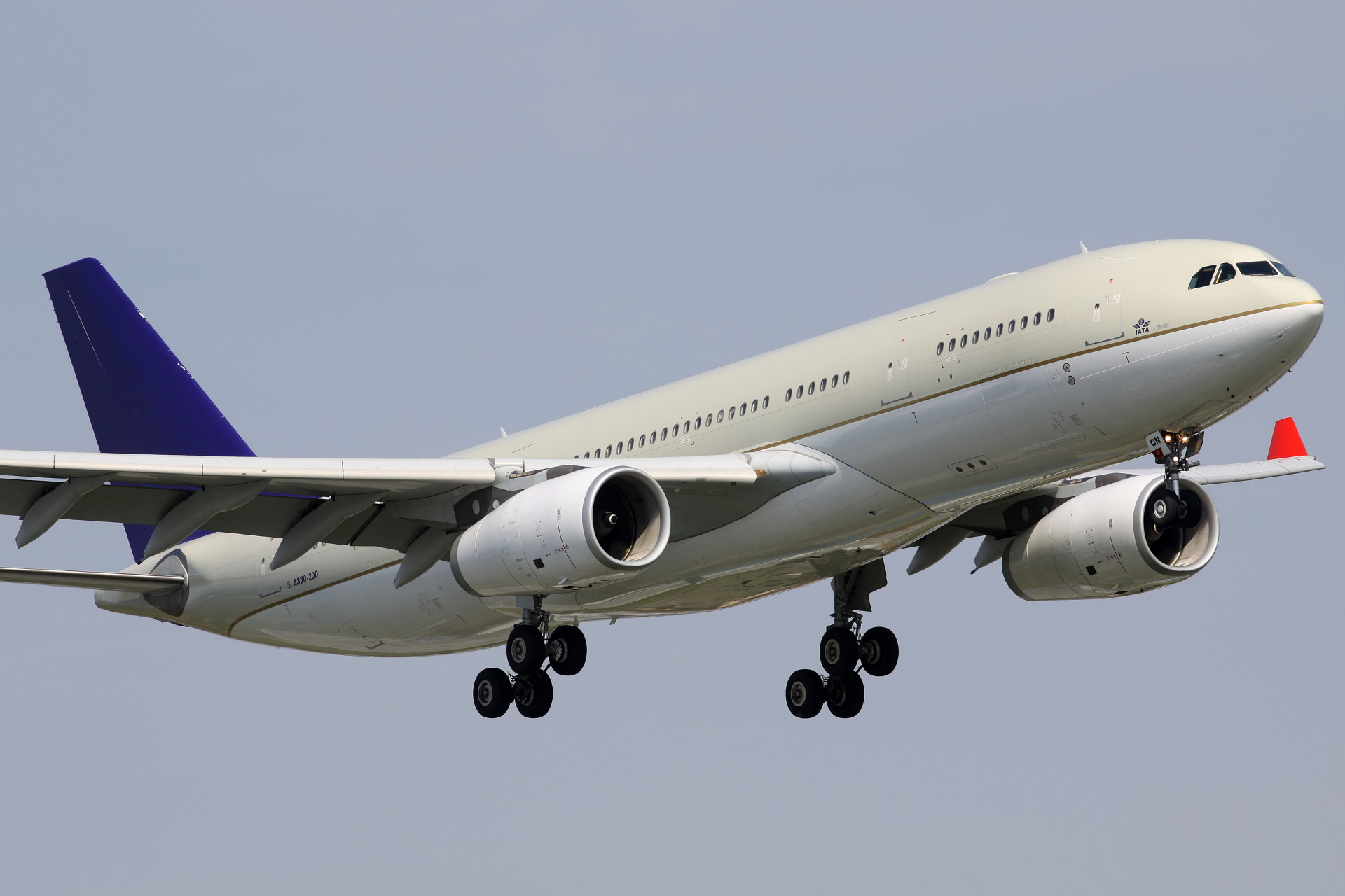 TC-OCN, Onur Air (Samoloty » Spotting na EPWA » Airbus A330-200)