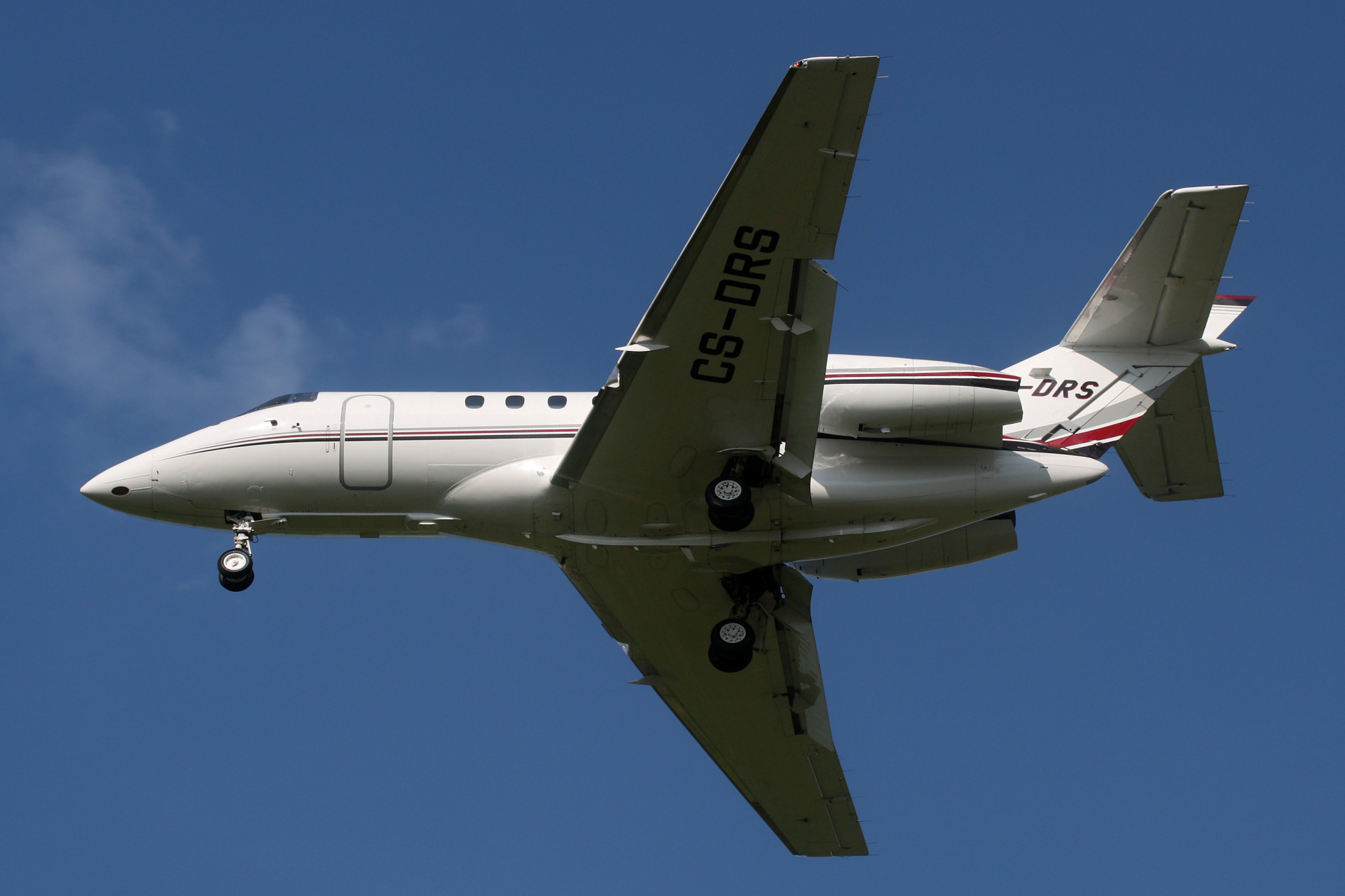 CS-DRS, NetJets Europe (Aircraft » EPWA Spotting » BAe 125 and revisions » Raytheon Hawker 800XP)