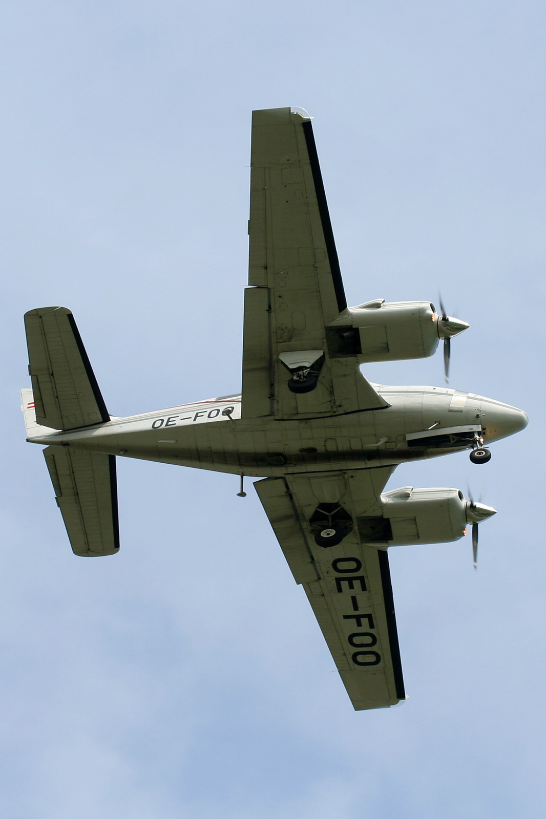 OE-FOO, Daedalos Flugbetriebs (Aircraft » EPWA Spotting » Beechcraft 58P)