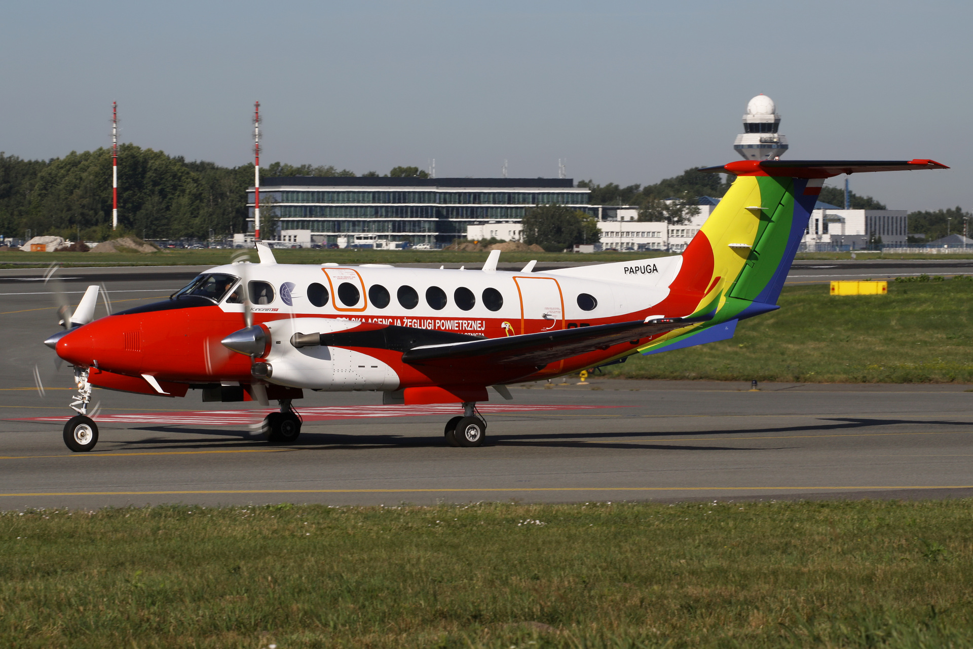 350, SP-TPU, Polska Agencja Żeglugi Powietrznej (Samoloty » Spotting na EPWA » Beechcraft King Air)