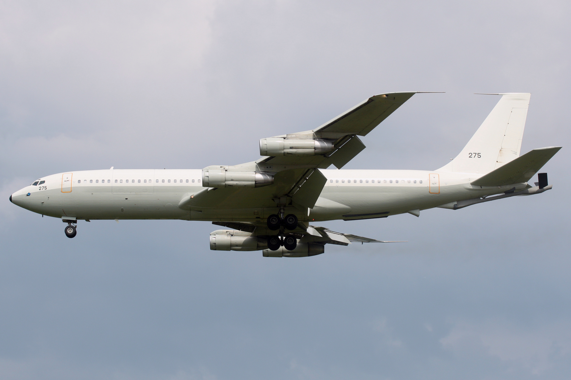 Re'em, 275, Izraelskie Siły Powietrzne (Samoloty » Spotting na EPWA » Boeing 707)