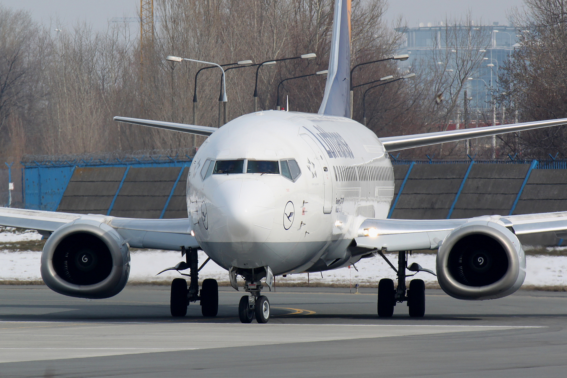 D-ABEF (Aircraft » EPWA Spotting » Boeing 737-300 » Lufthansa)