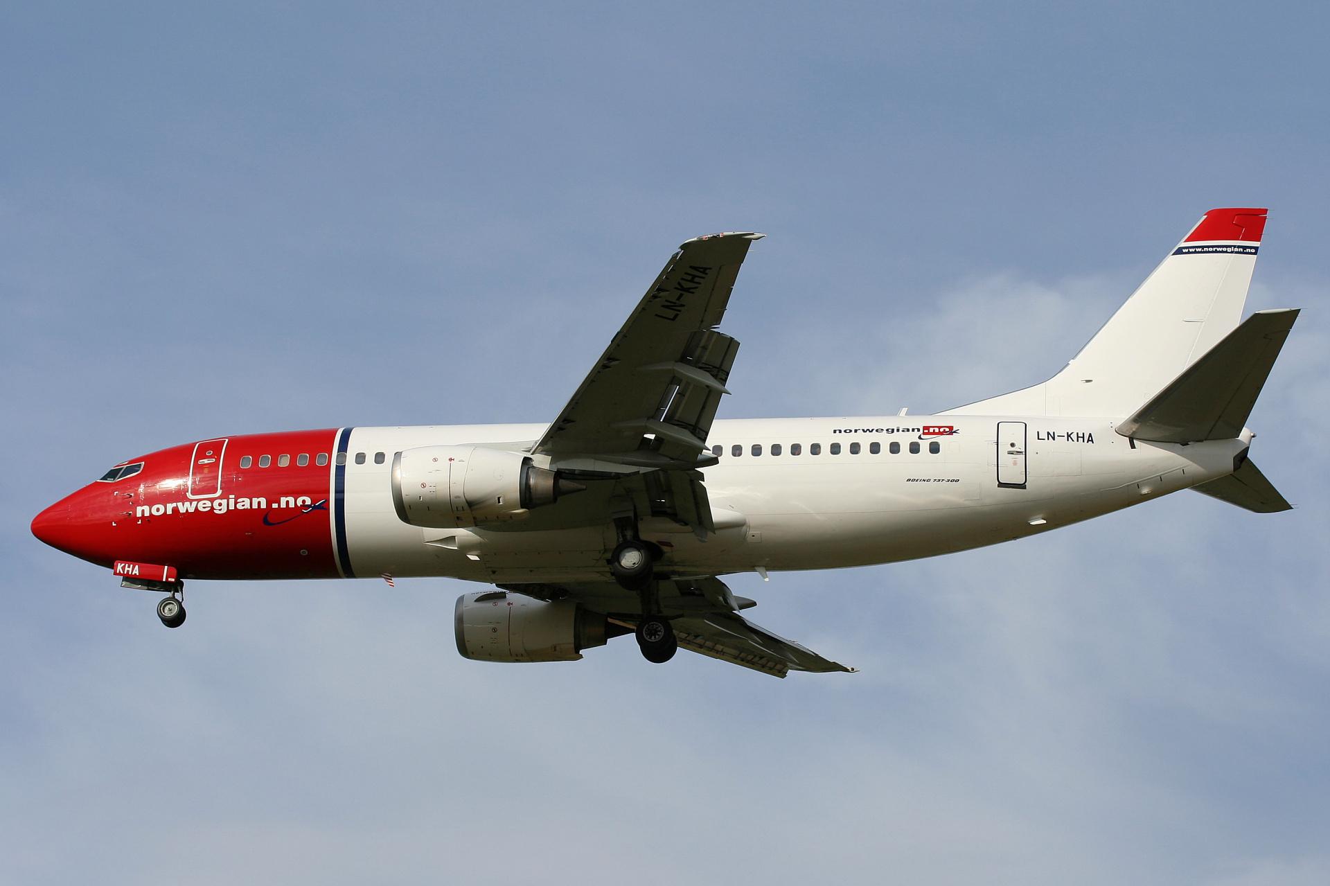 LN-KHA (Samoloty » Spotting na EPWA » Boeing 737-300 » Norwegian Air Shuttle)