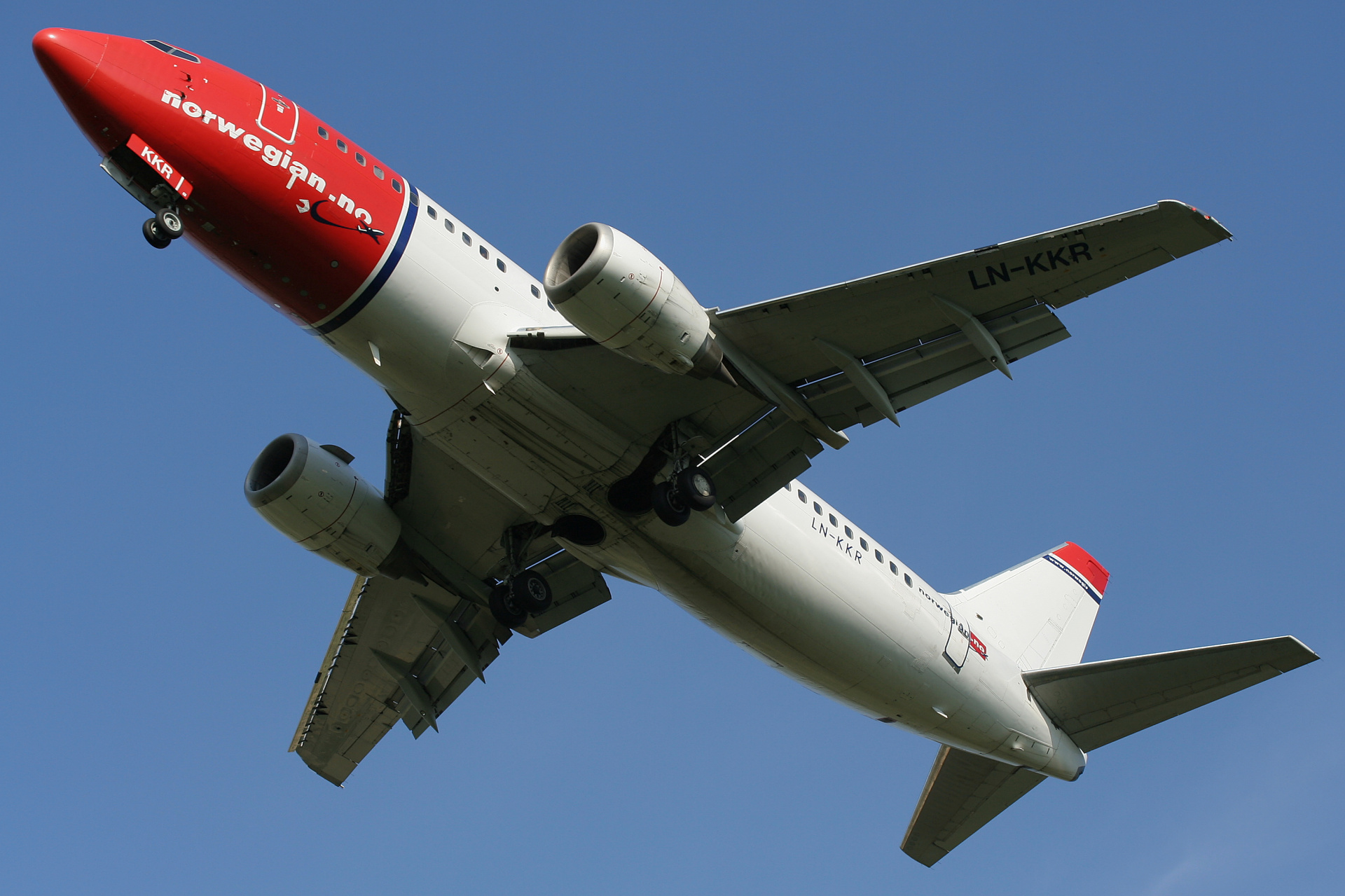 LN-KKR (Samoloty » Spotting na EPWA » Boeing 737-300 » Norwegian Air Shuttle)