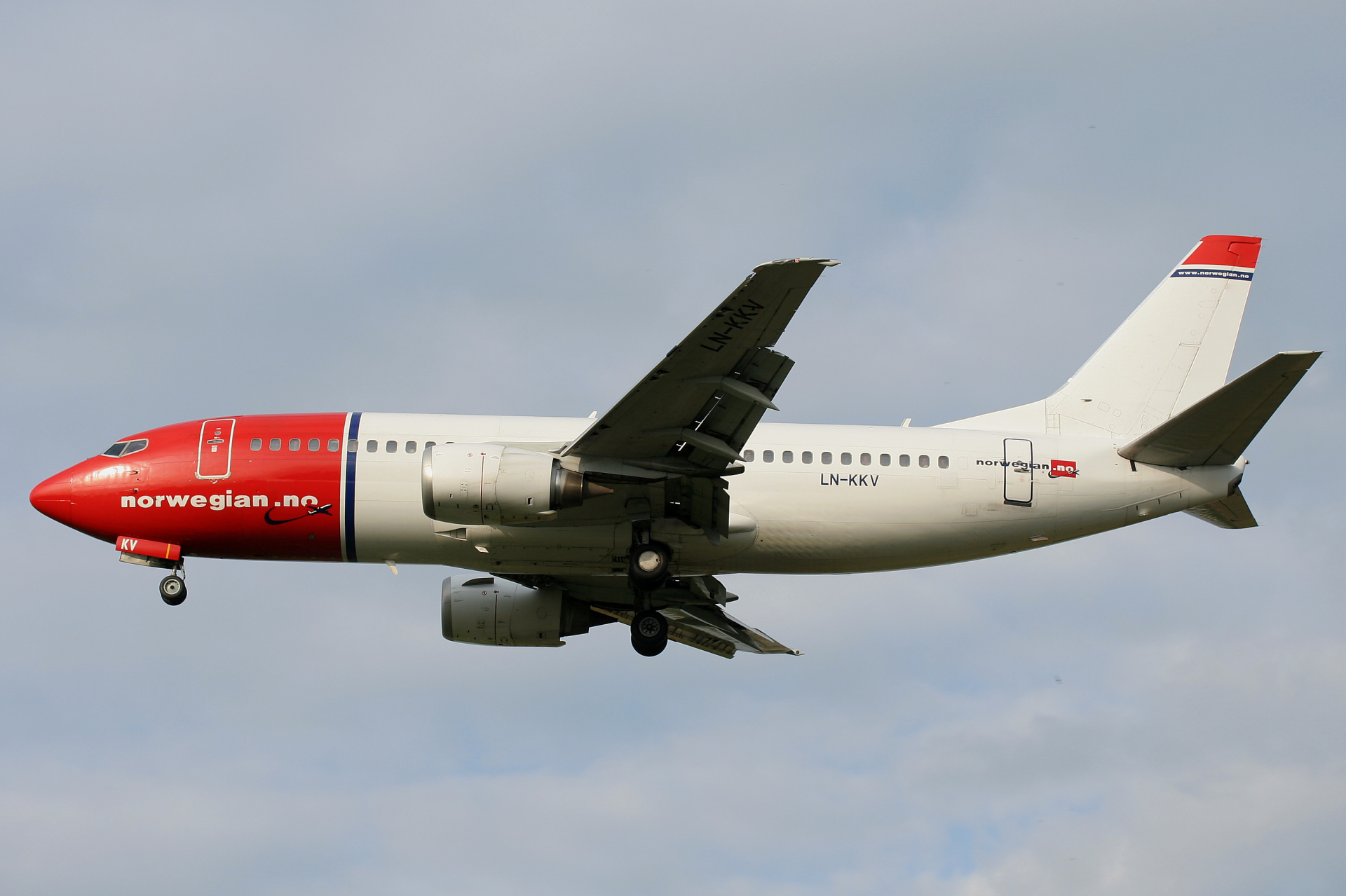 LN-KKV (Aircraft » EPWA Spotting » Boeing 737-300 » Norwegian Air Shuttle)