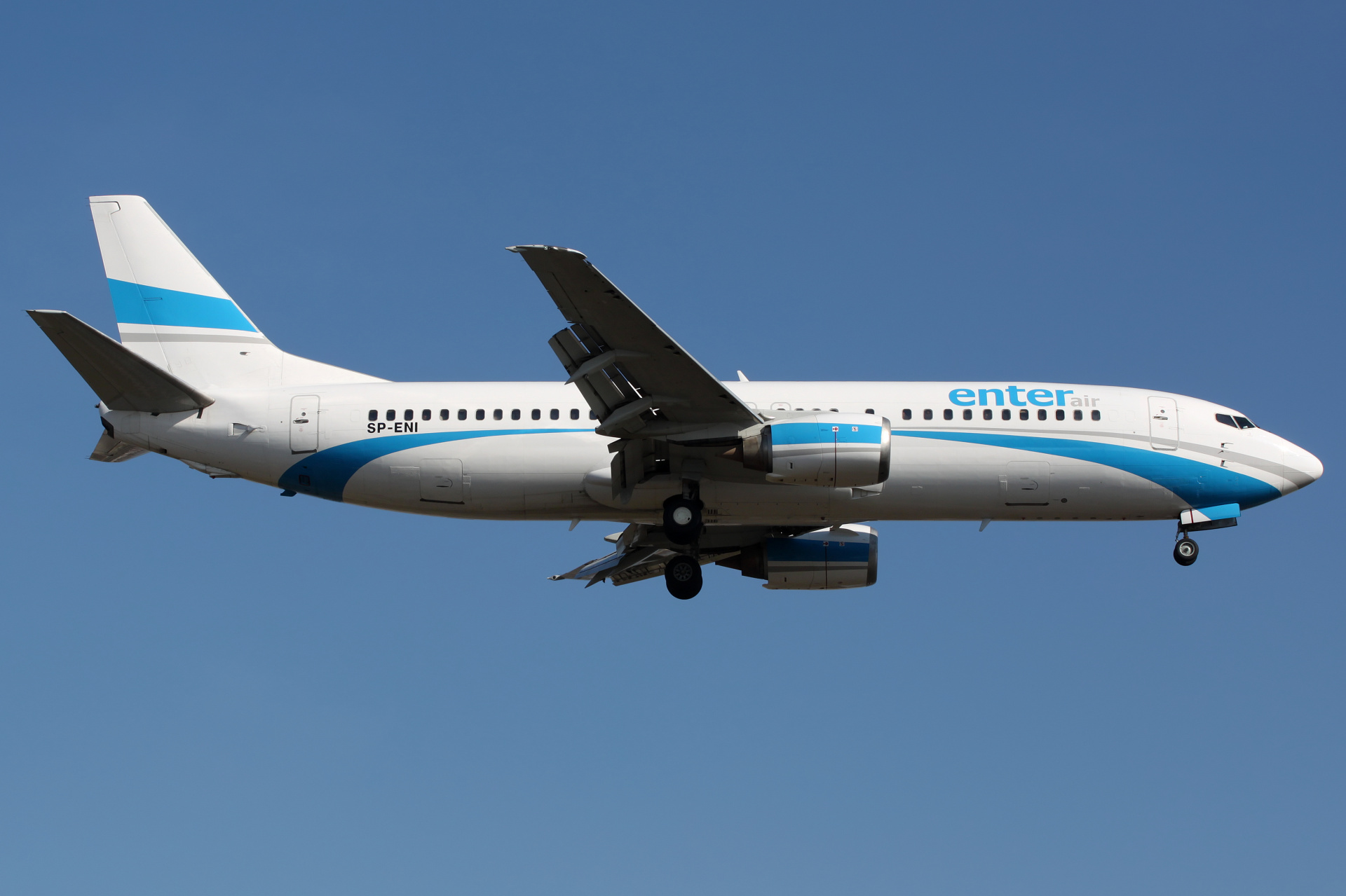 SP-ENI (Aircraft » EPWA Spotting » Boeing 737-400 » Enter Air)