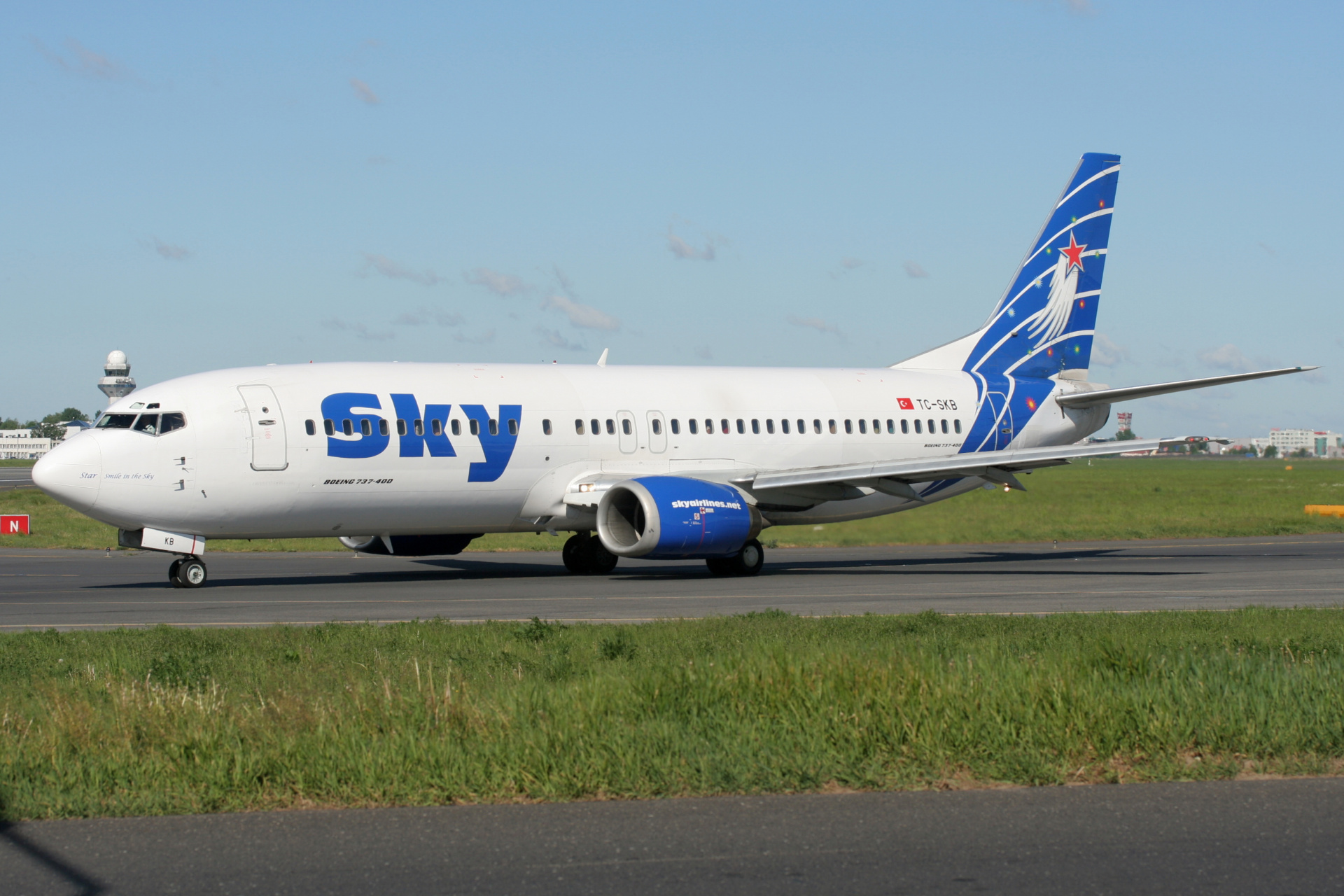 TC-SKB, Sky Airlines (Samoloty » Spotting na EPWA » Boeing 737-400)