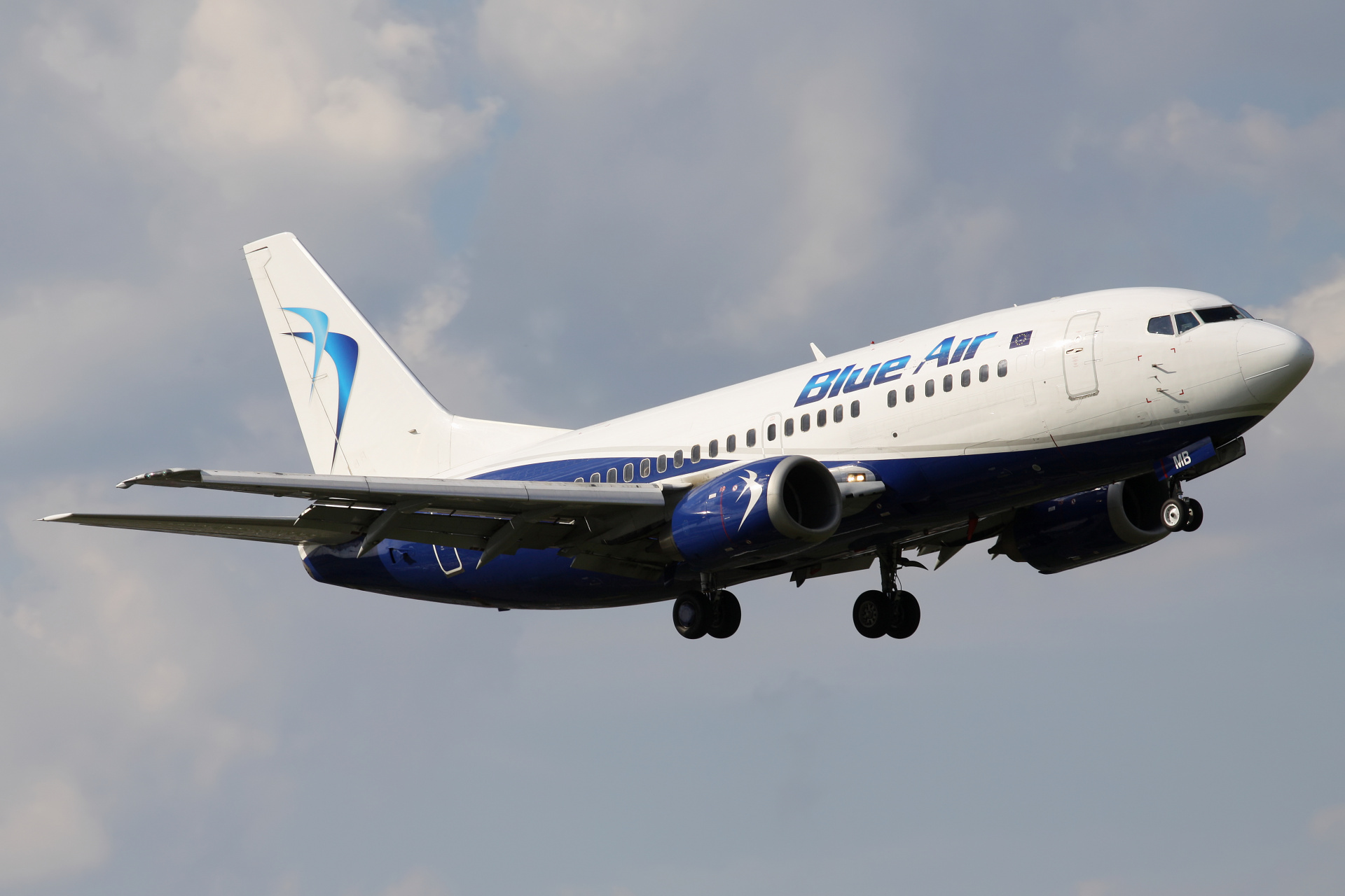 YR-AMB, Blue Air (Aircraft » EPWA Spotting » Boeing 737-500)