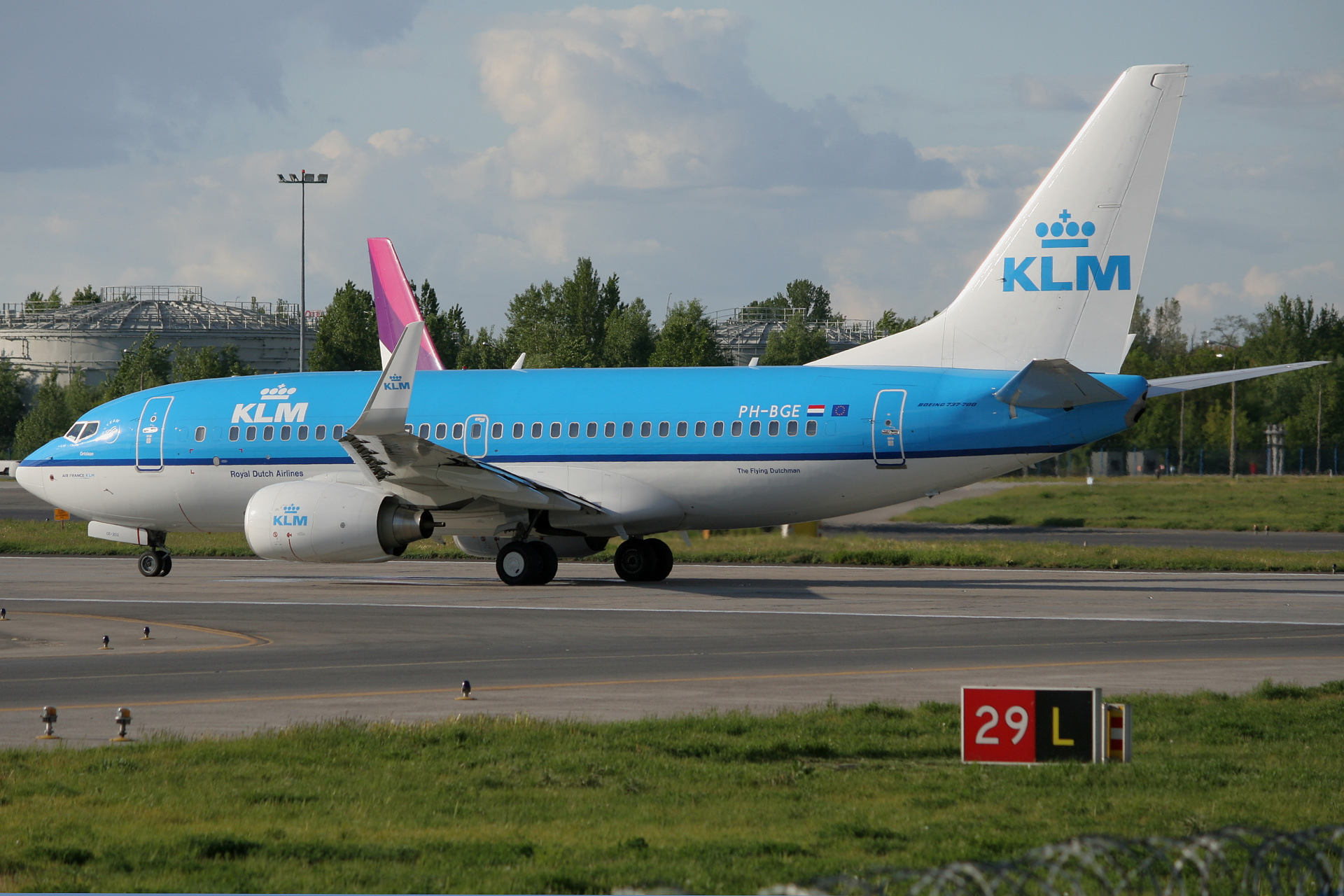 PH-BGE (Samoloty » Spotting na EPWA » Boeing 737-700 » KLM Royal Dutch Airlines)