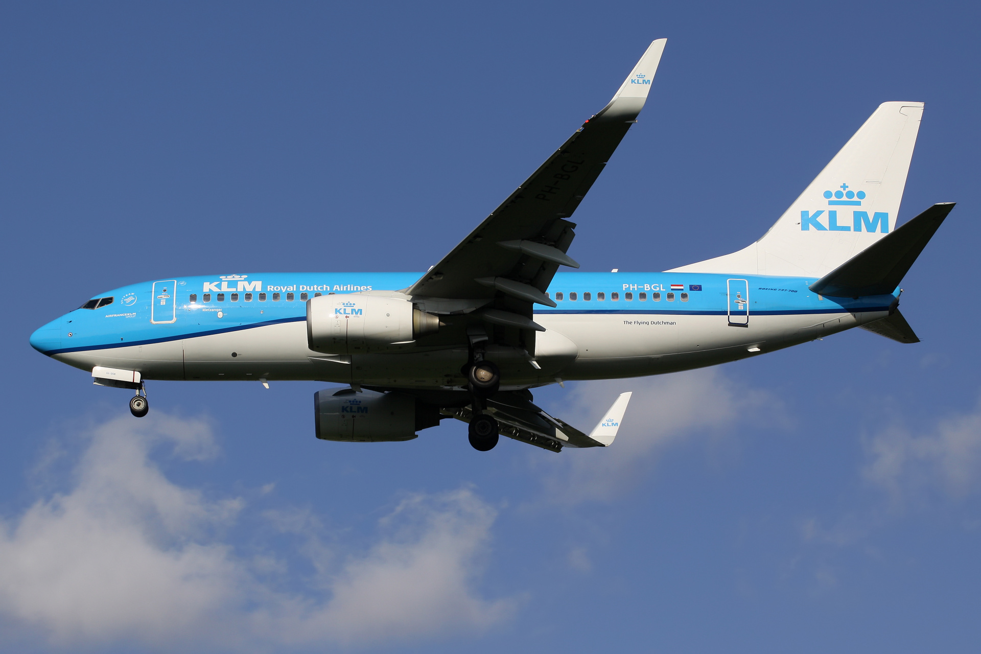 PH-BGL (Aircraft » EPWA Spotting » Boeing 737-700 » KLM Royal Dutch Airlines)