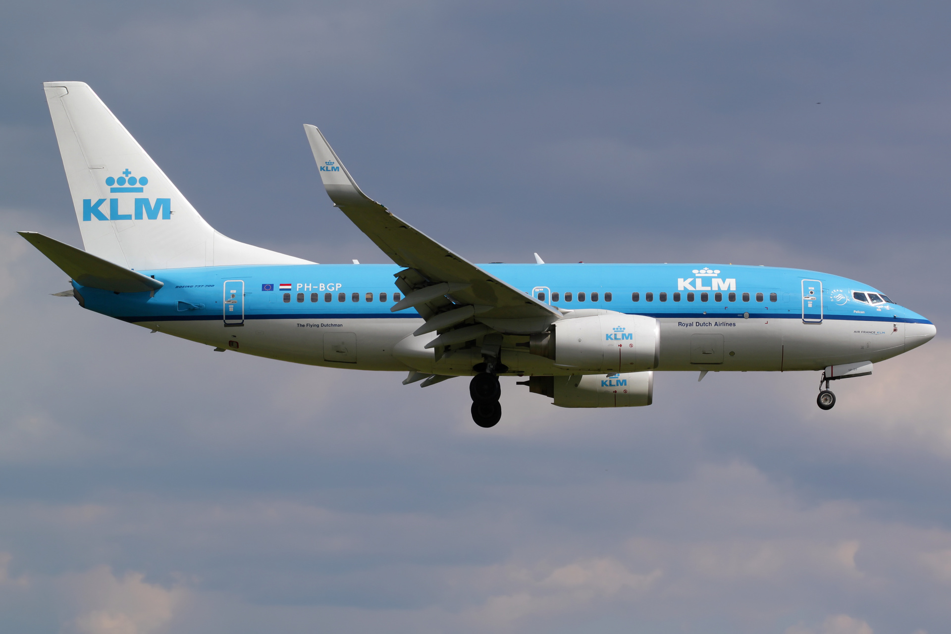 PH-BGP (Aircraft » EPWA Spotting » Boeing 737-700 » KLM Royal Dutch Airlines)