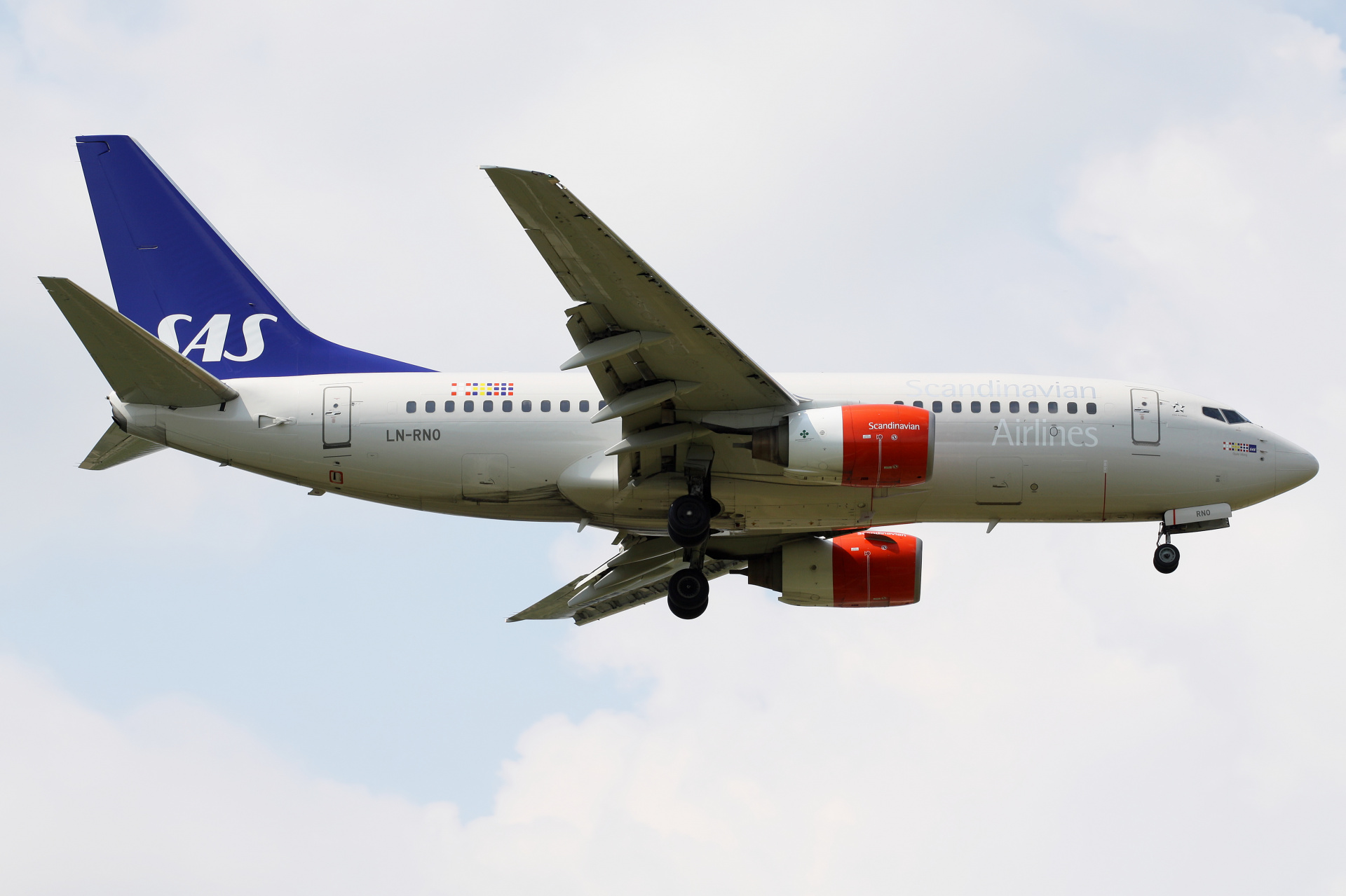 LN-RNO, SAS Scandinavian Airlines (Samoloty » Spotting na EPWA » Boeing 737-700)