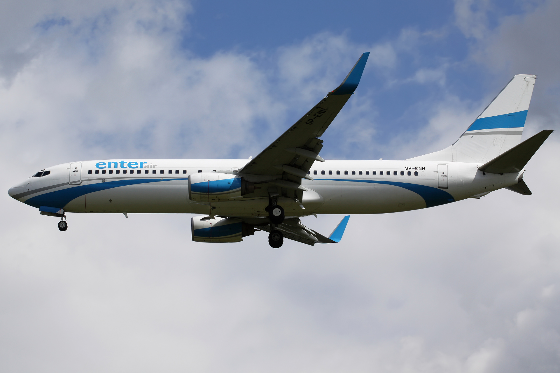 SP-ENN (Aircraft » EPWA Spotting » Boeing 737-800 » Enter Air)