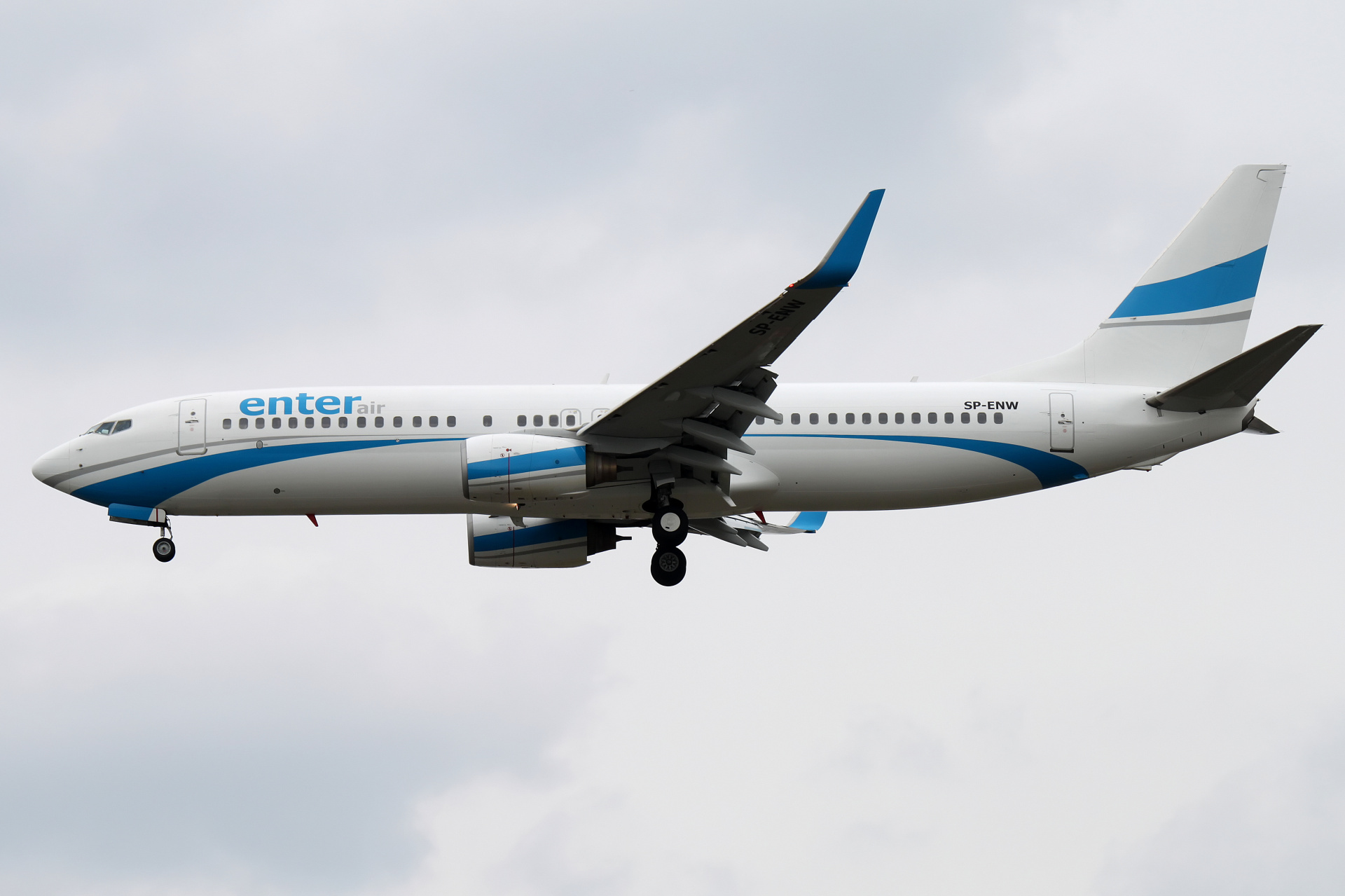 SP-ENW (Samoloty » Spotting na EPWA » Boeing 737-800 » Enter Air)
