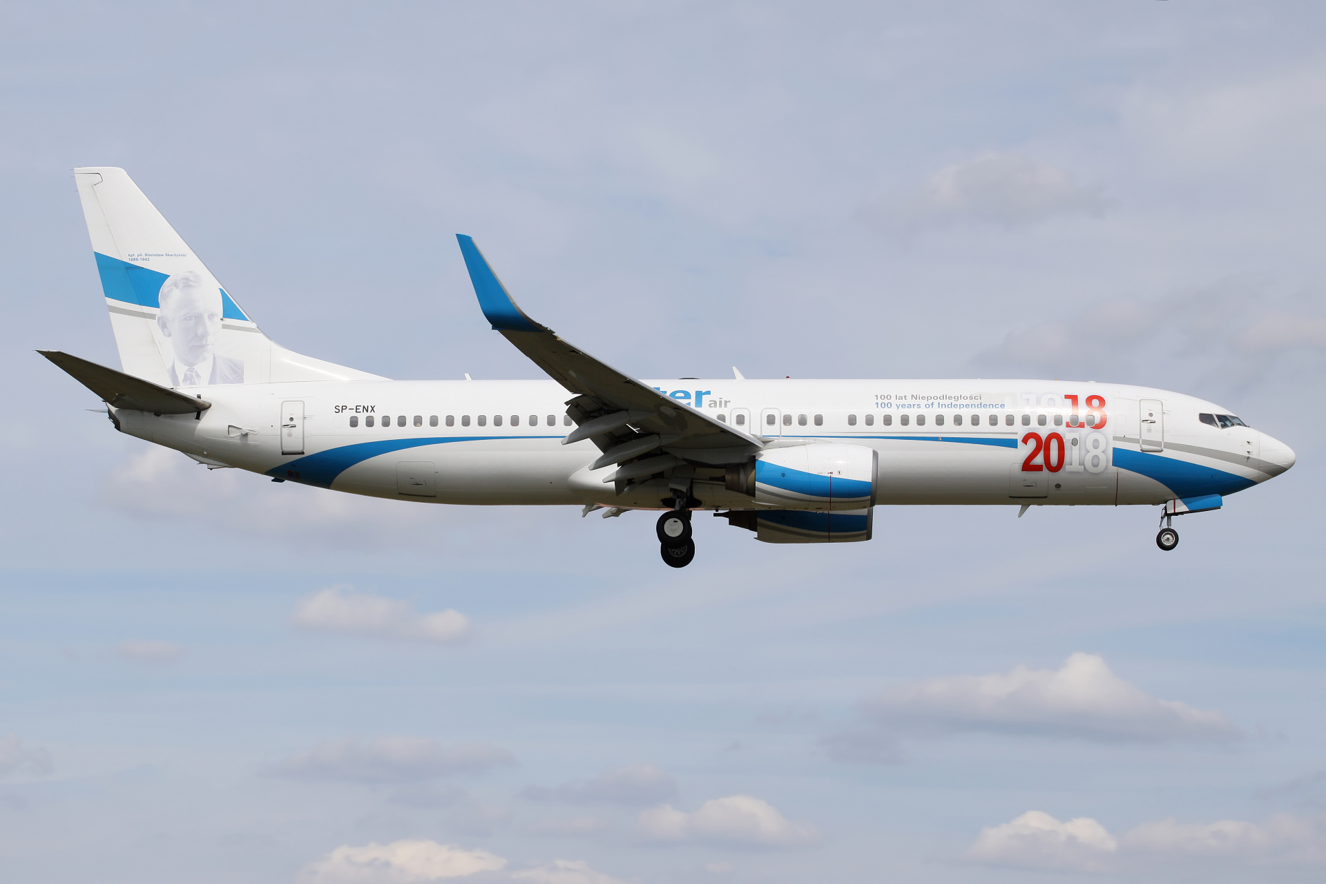 SP-ENX (malowanie 100 lat Niepodległości) (Samoloty » Spotting na EPWA » Boeing 737-800 » Enter Air)