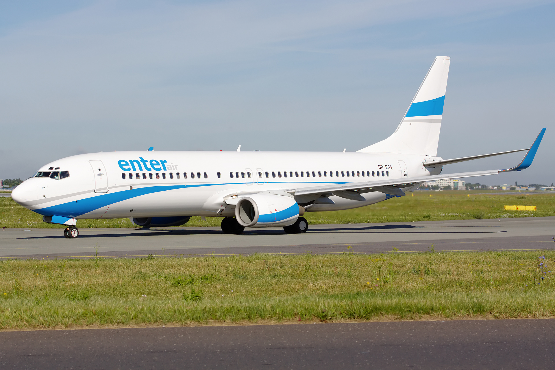 SP-ESA (Aircraft » EPWA Spotting » Boeing 737-800 » Enter Air)