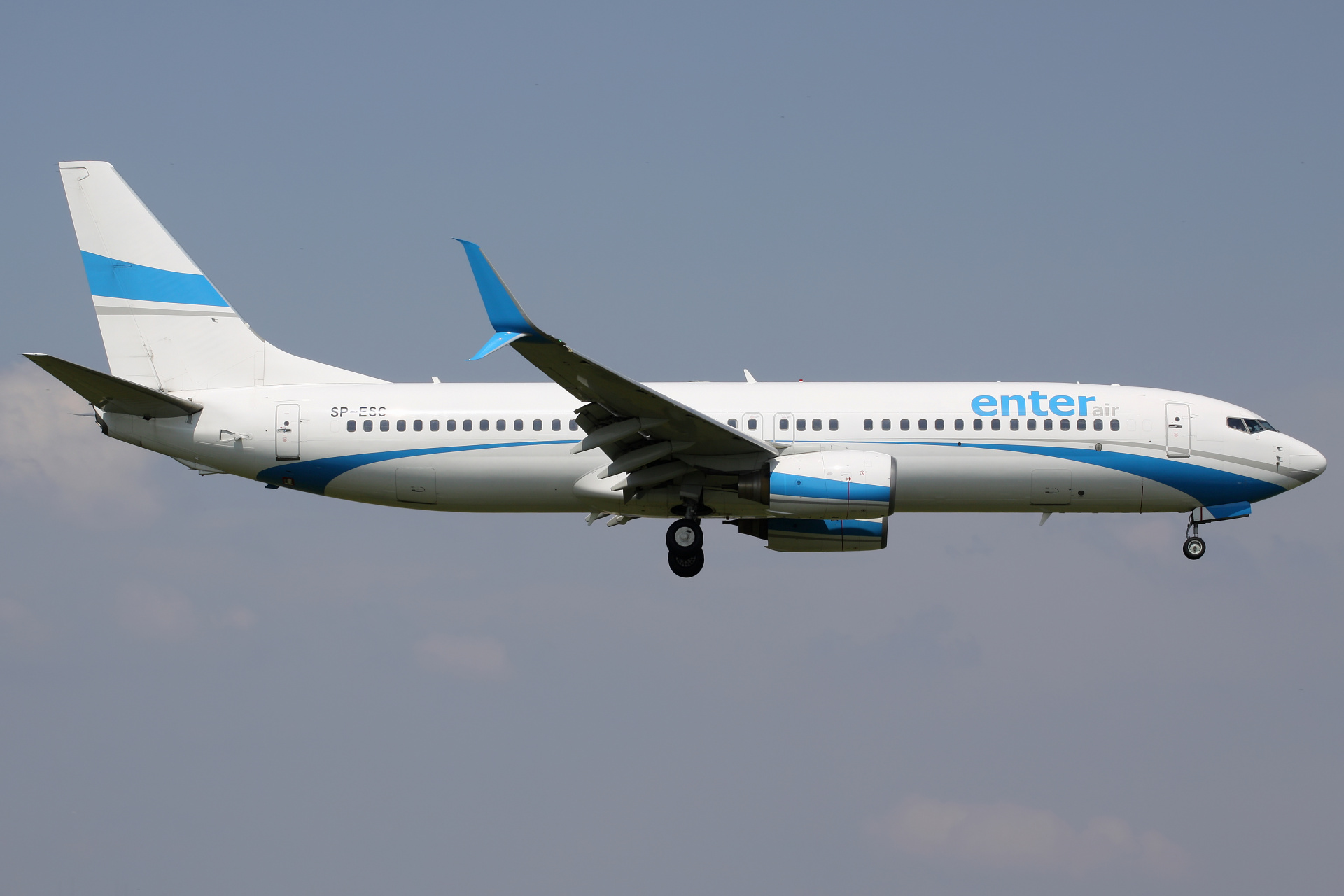 SP-ESC (Aircraft » EPWA Spotting » Boeing 737-800 » Enter Air)