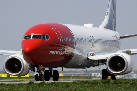 EI-FHY, Norwegian Air International (Wenche Foss na stateczniku)