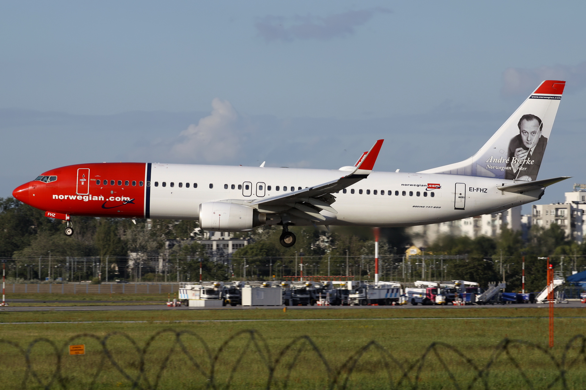 EI-FHZ, Norwegian Air International (Samoloty » Spotting na EPWA » Boeing 737-800 » Norwegian Air)