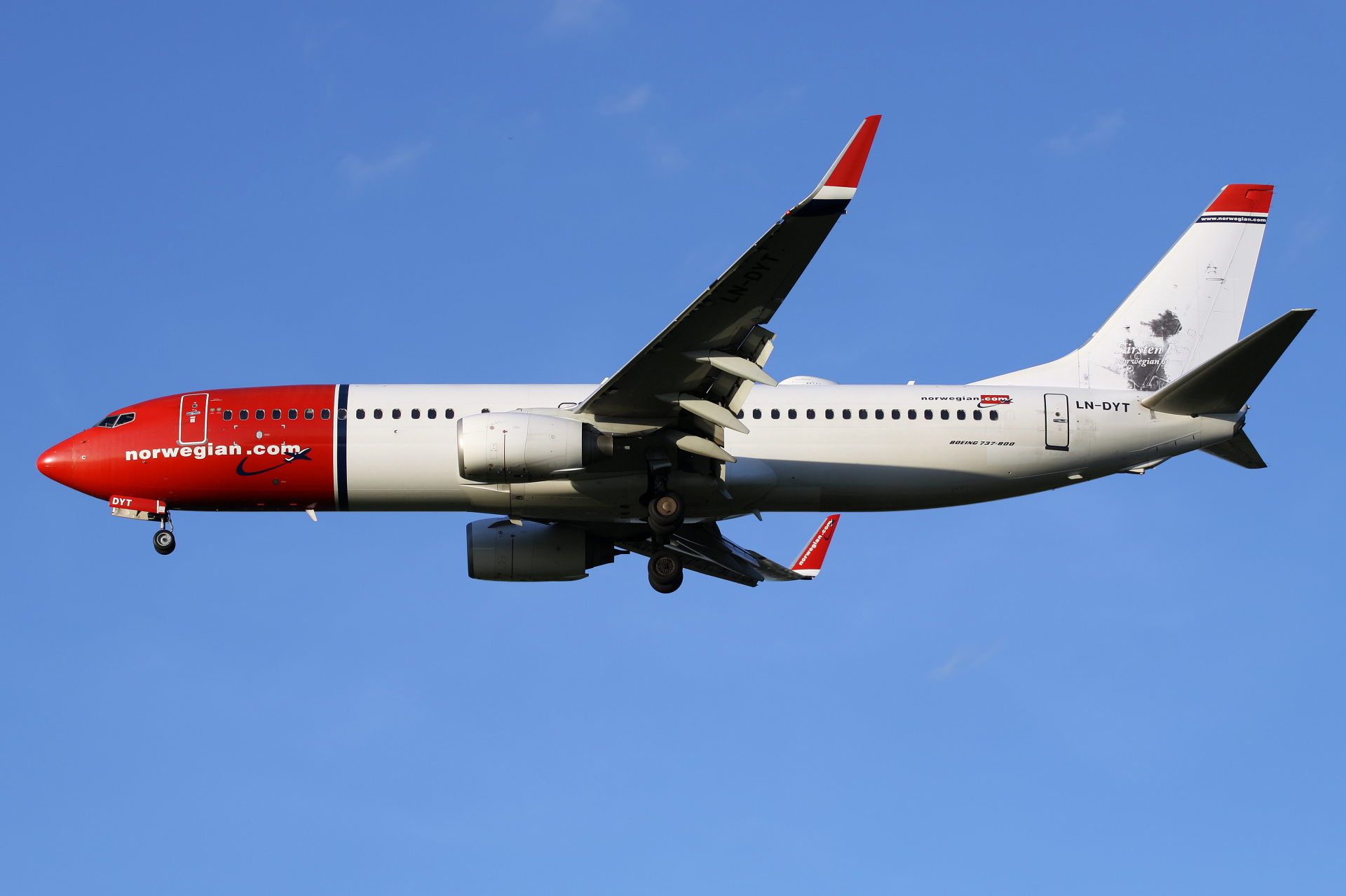 LN-DYT, Norwegian Air Shuttle (Aircraft » EPWA Spotting » Boeing 737-800 » Norwegian Air)