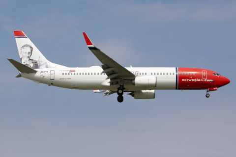 LN-DYY, Norwegian Air Shuttle (Vilhelm Bjerknes na stateczniku)