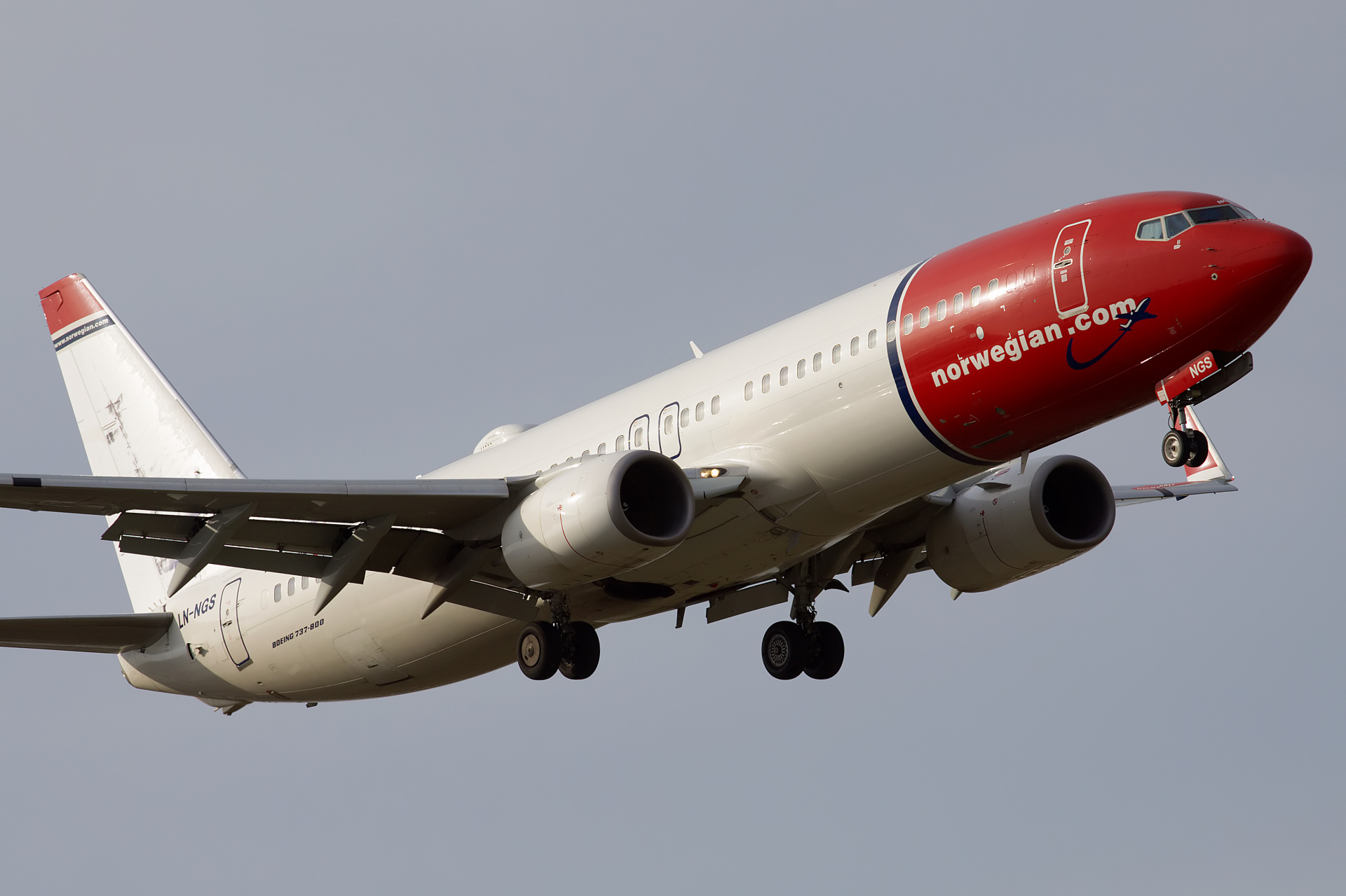 LN-NGS, Norwegian Air Shuttle (Samoloty » Spotting na EPWA » Boeing 737-800 » Norwegian Air)