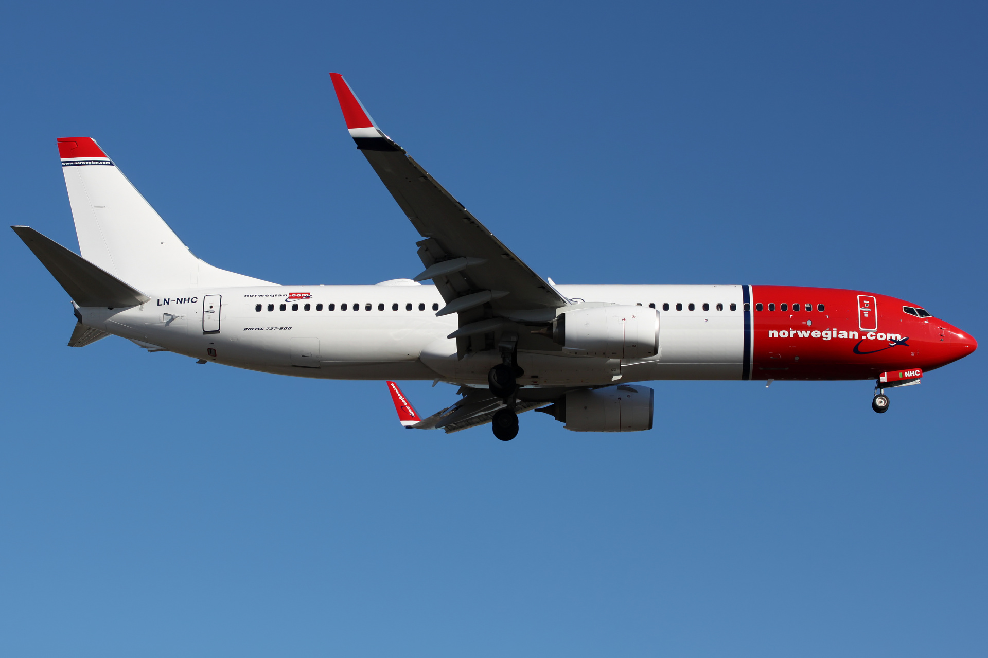 LN-NHC, Norwegian Air Shuttle (Samoloty » Spotting na EPWA » Boeing 737-800 » Norwegian Air)