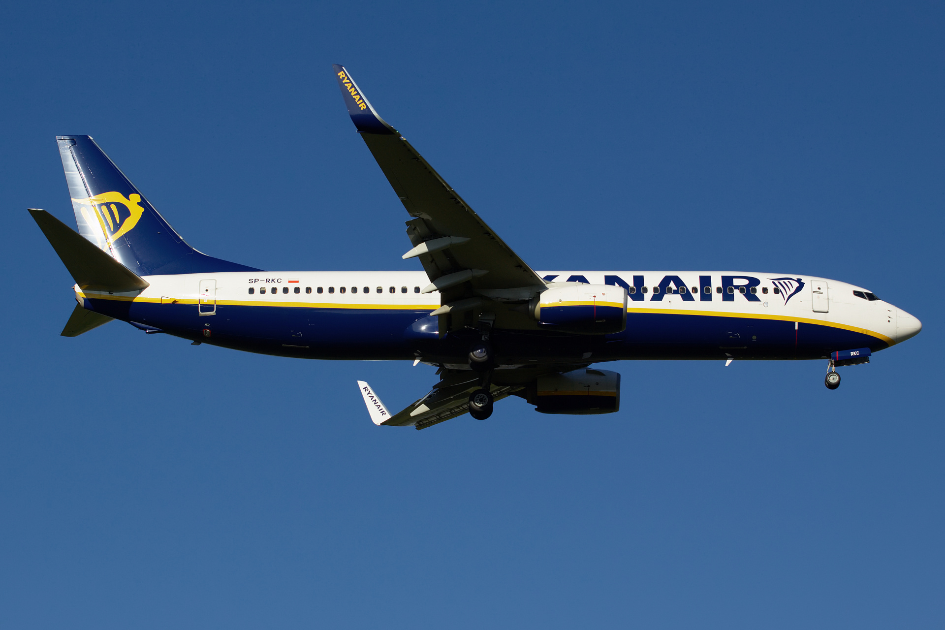 SP-RKC, Ryanair Sun (Samoloty » Spotting na EPWA » Boeing 737-800 » Ryanair)
