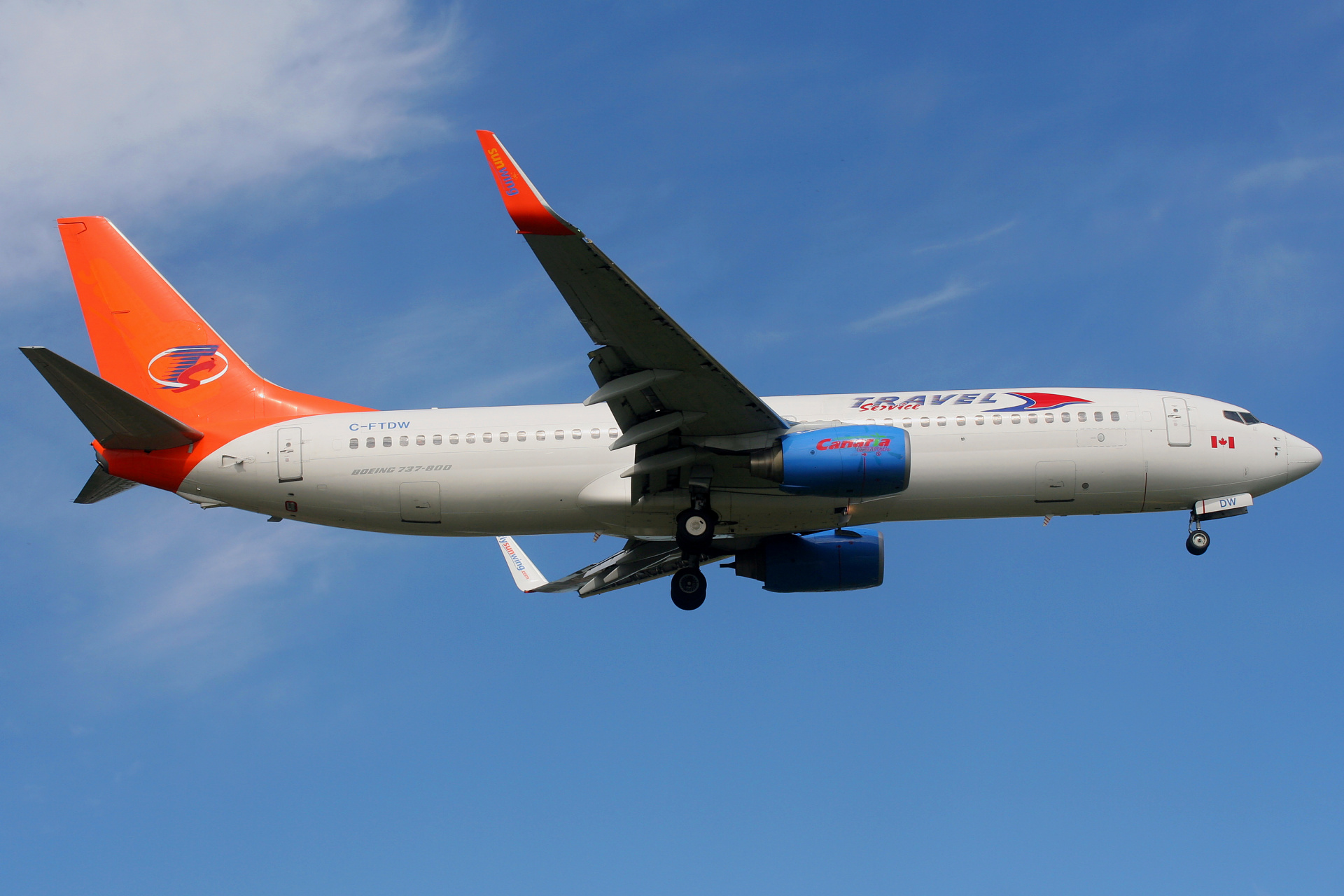 C-FTDW (Sunwing) (Aircraft » EPWA Spotting » Boeing 737-800 » Travel Service Airlines)