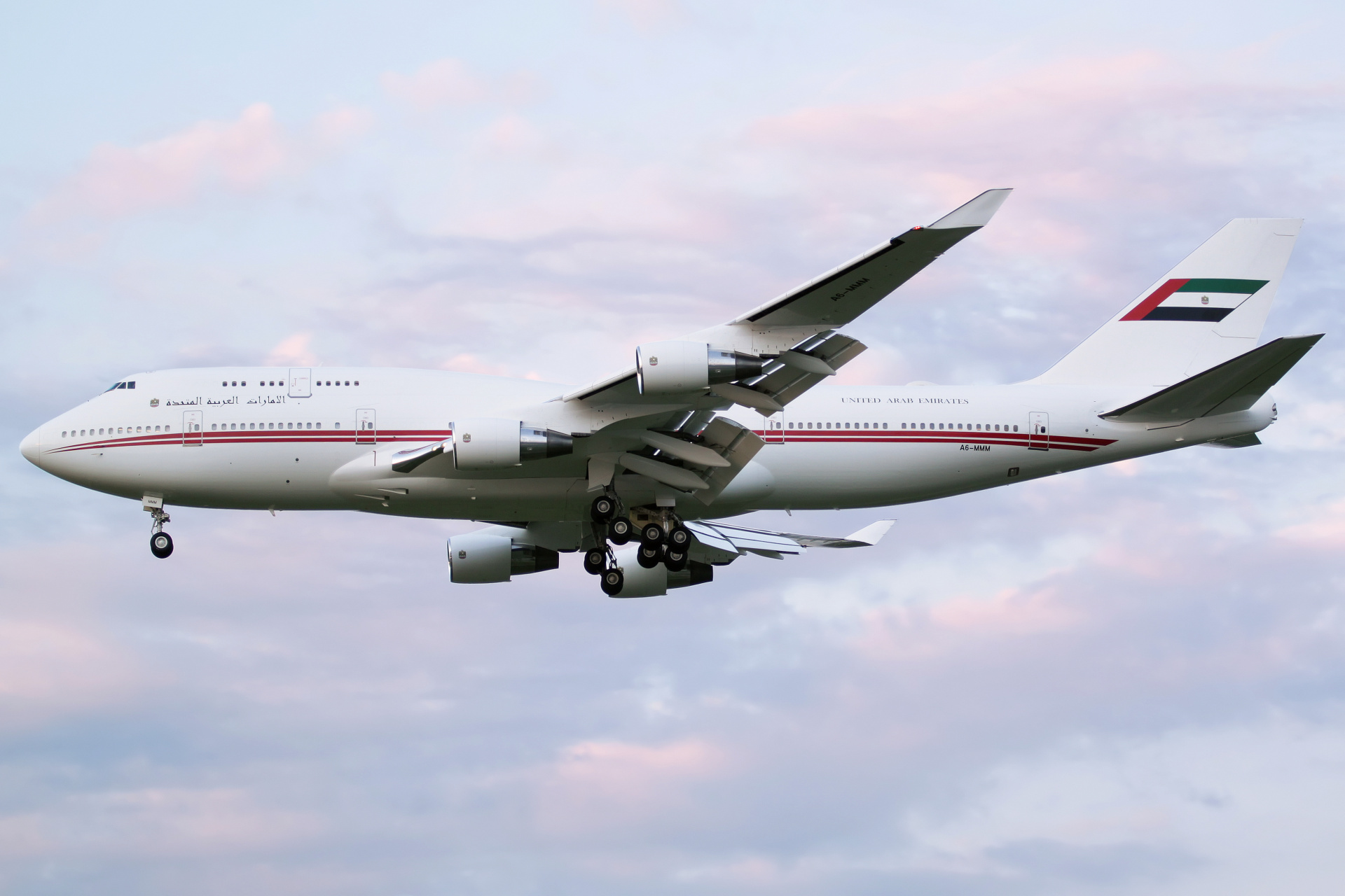 A6-MMM, Dubai Air Wing (Samoloty » Spotting na EPWA » Boeing 747-400)