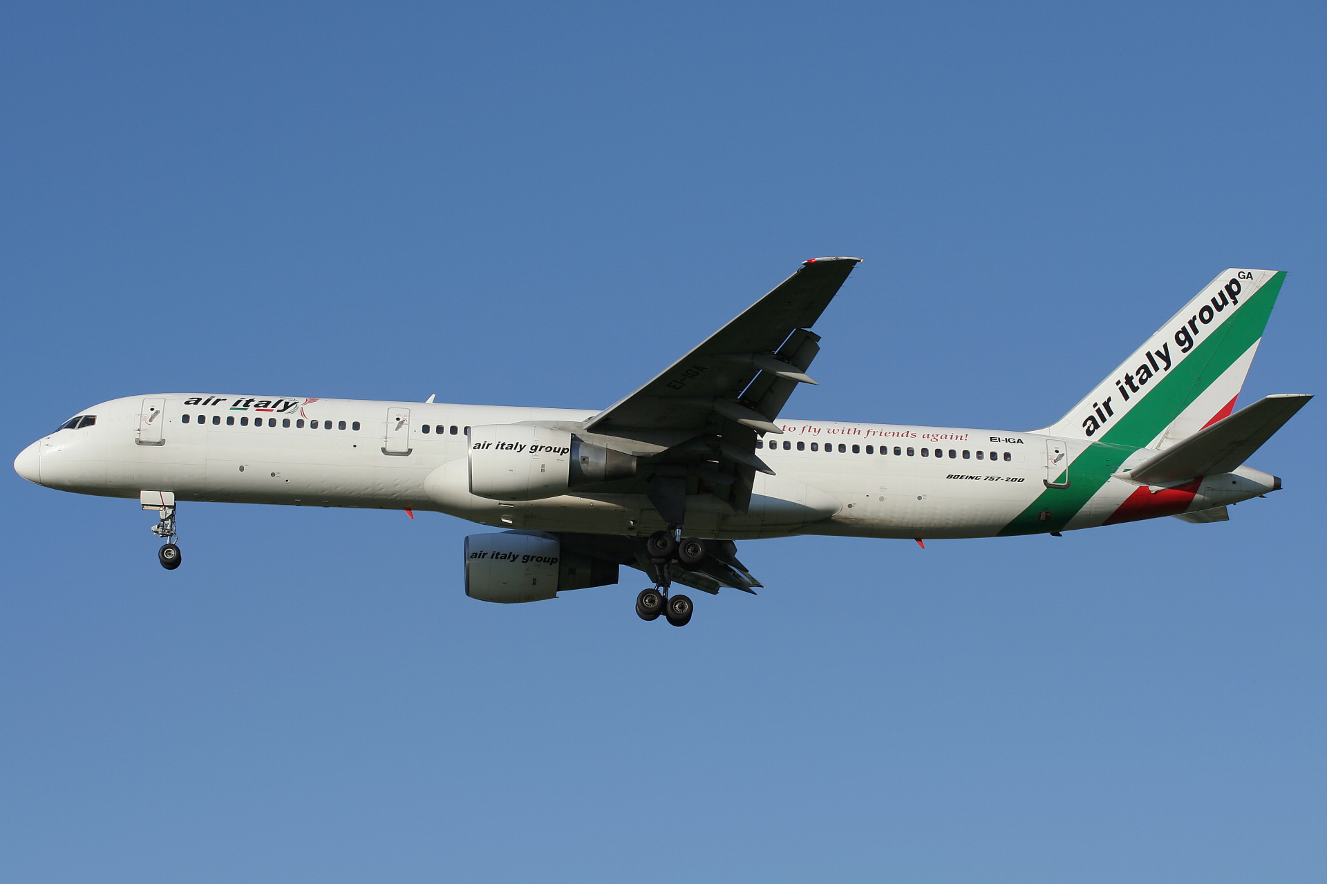 EI-IGA, Air Italy (Samoloty » Spotting na EPWA » Boeing 757-200)