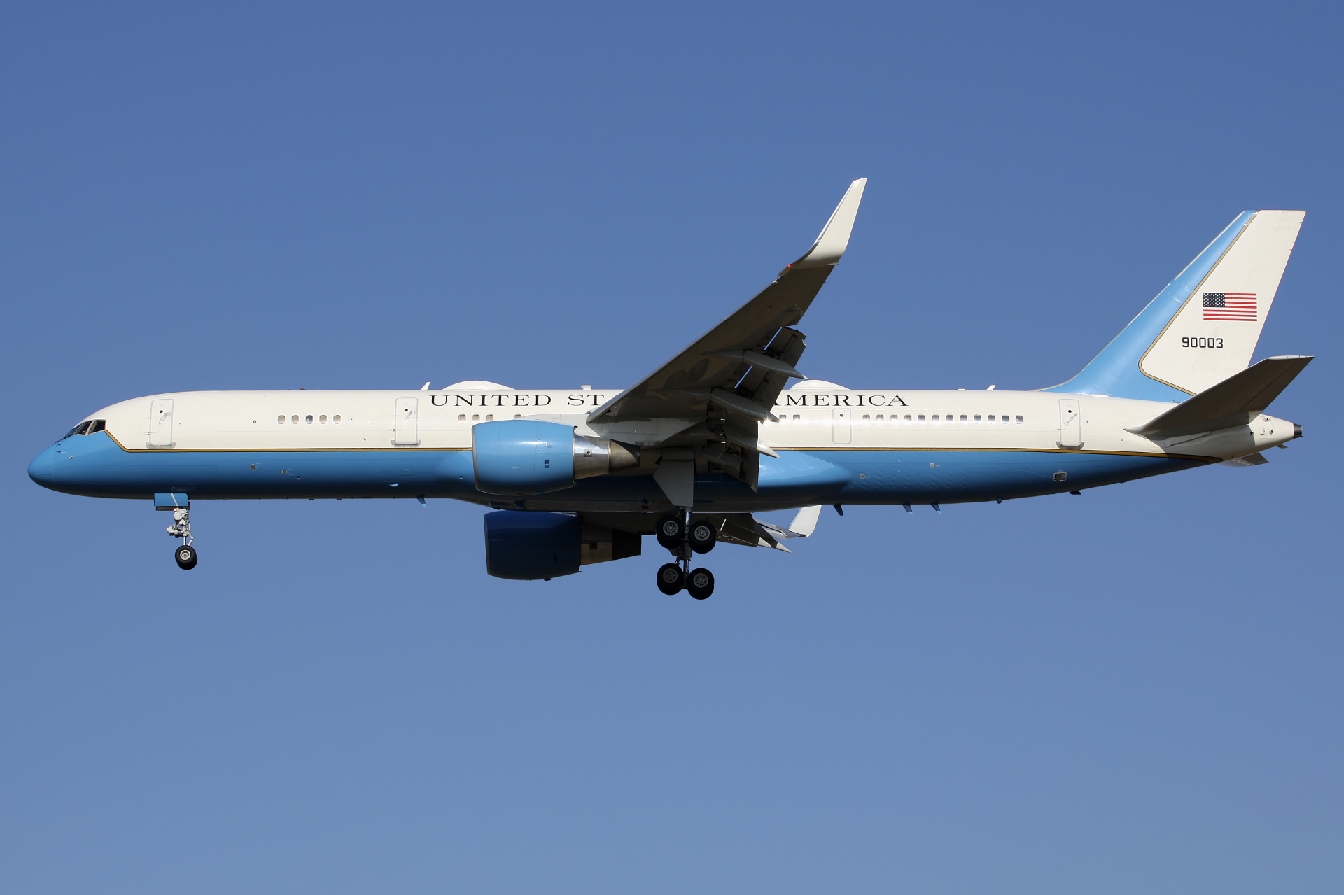 99-0003, U.S. Air Force (Aircraft » EPWA Spotting » Boeing 757-200 » VC-32A)