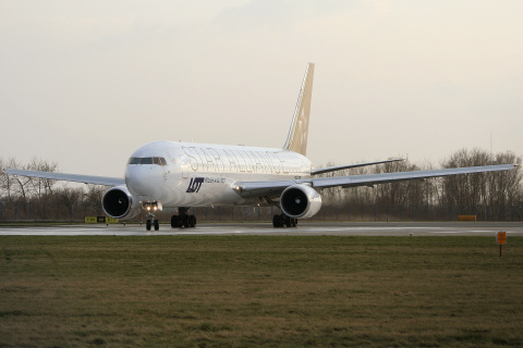 SP-LPE (Star Alliance livery)