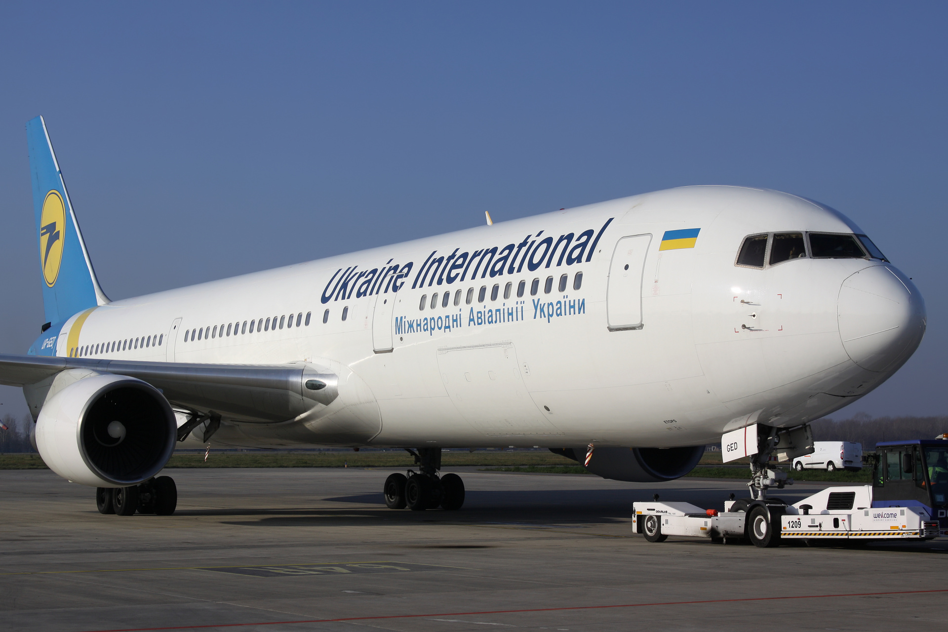 UR-GED, Ukraine International Airlines (Samoloty » Spotting na EPWA » Boeing 767-300)