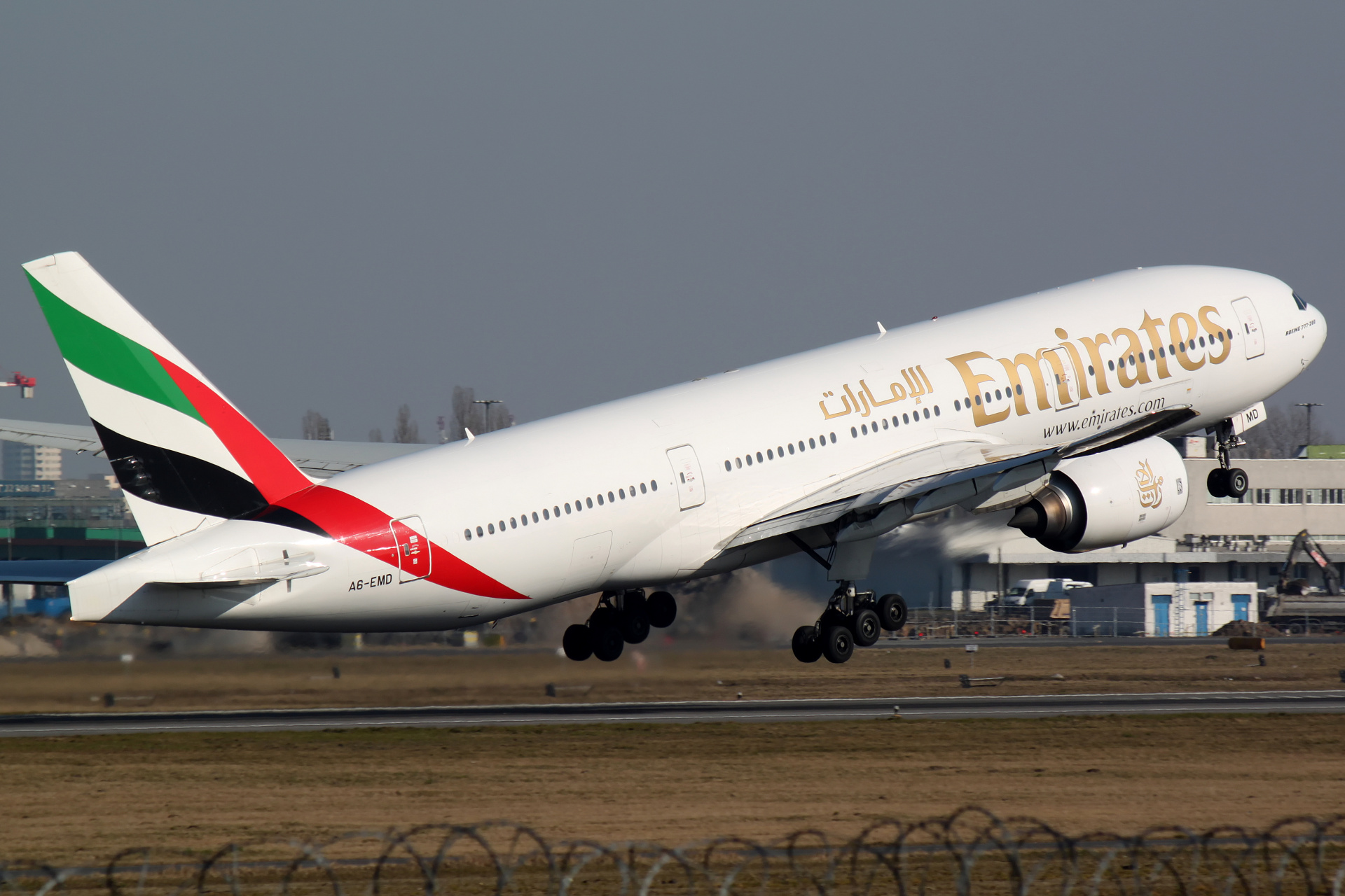 A6-EMD (Samoloty » Spotting na EPWA » Boeing 777-200 i 200ER » Emirates)