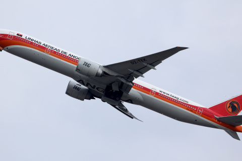 D2-TEK, TAAG Angola Airlines