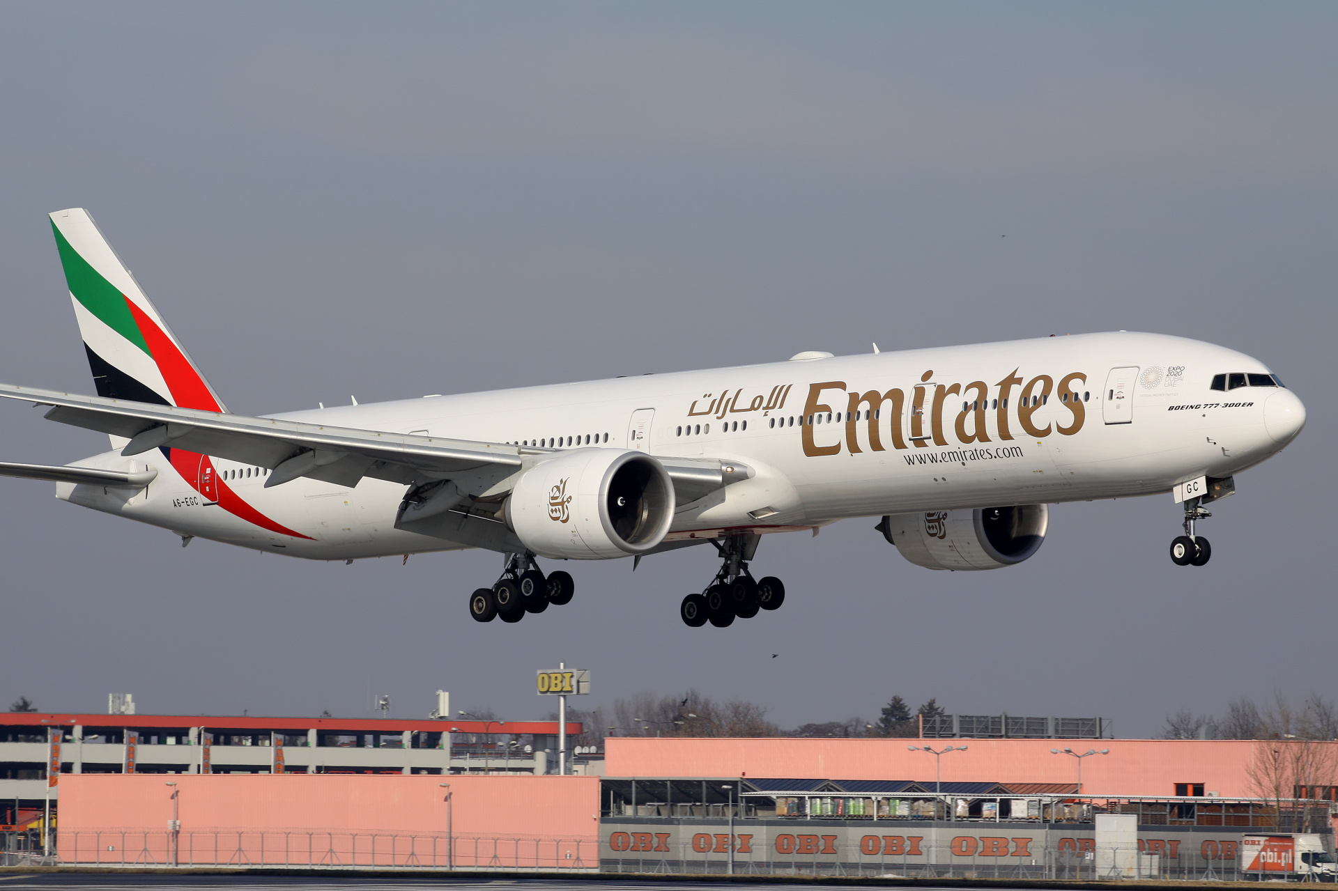 A6-EGC (EXPO 2020 Dubai sticker) (Aircraft » EPWA Spotting » Boeing 777-300ER » Emirates)
