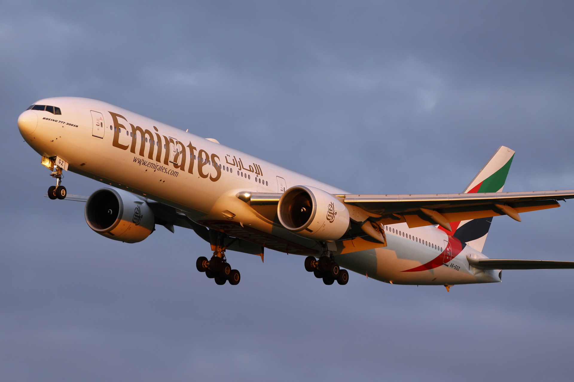 A6-EGZ (Samoloty » Spotting na EPWA » Boeing 777-300ER » Emirates)