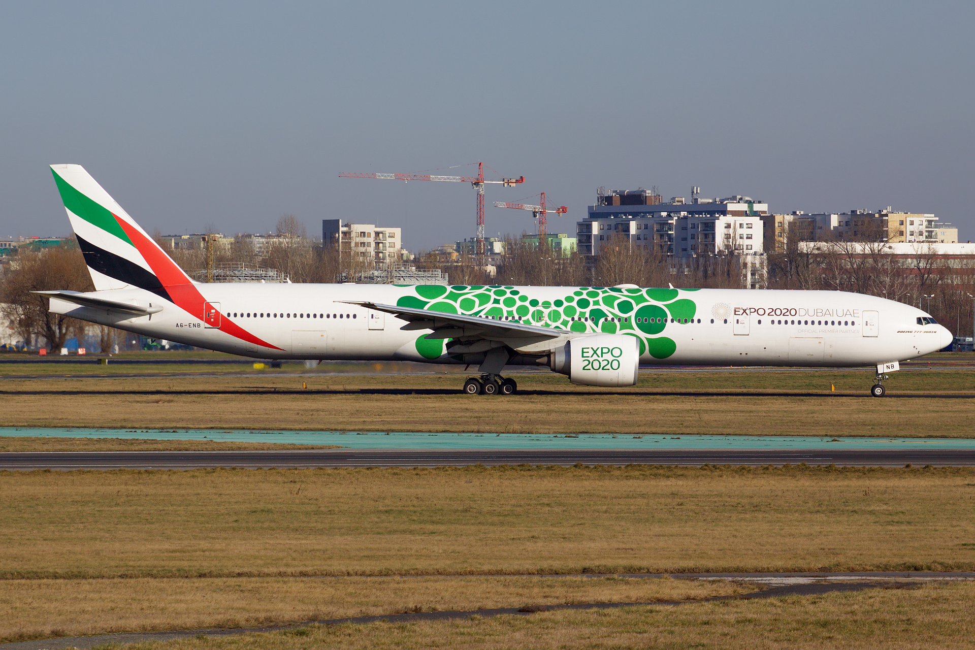 A6-ENB (malowanie EXPO 2020 Dubaj - Zrównoważony rozwój) (Samoloty » Spotting na EPWA » Boeing 777-300ER » Emirates)